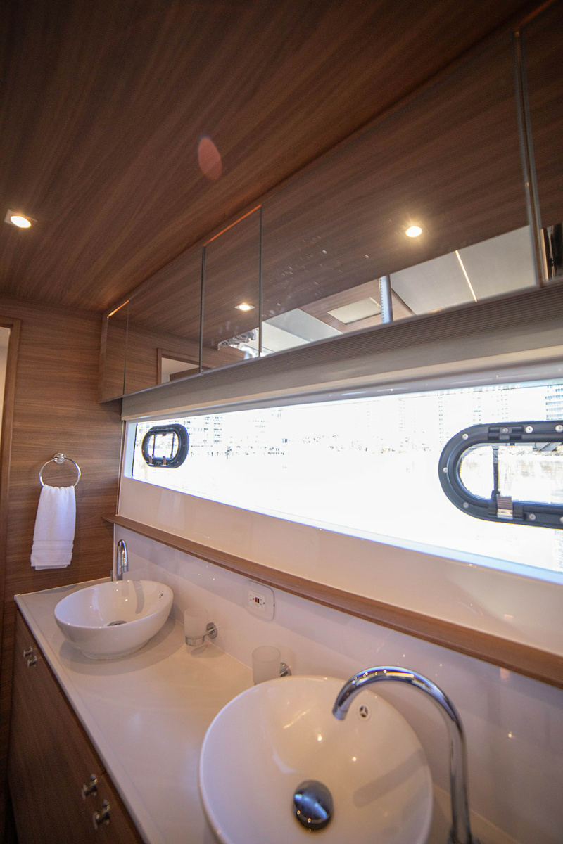 2024 Aquila 54 Yacht