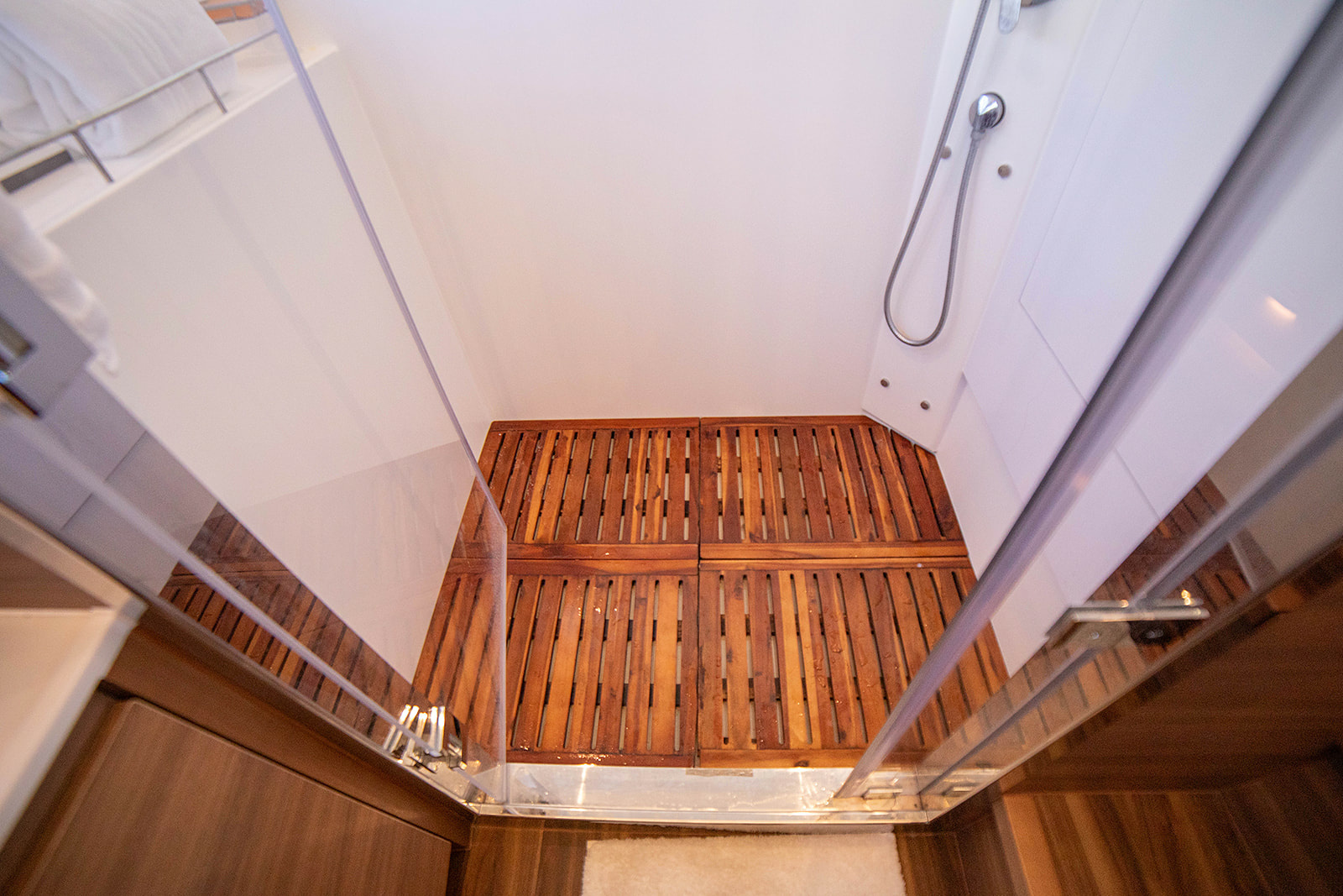 54ft Aquila Yacht For Sale