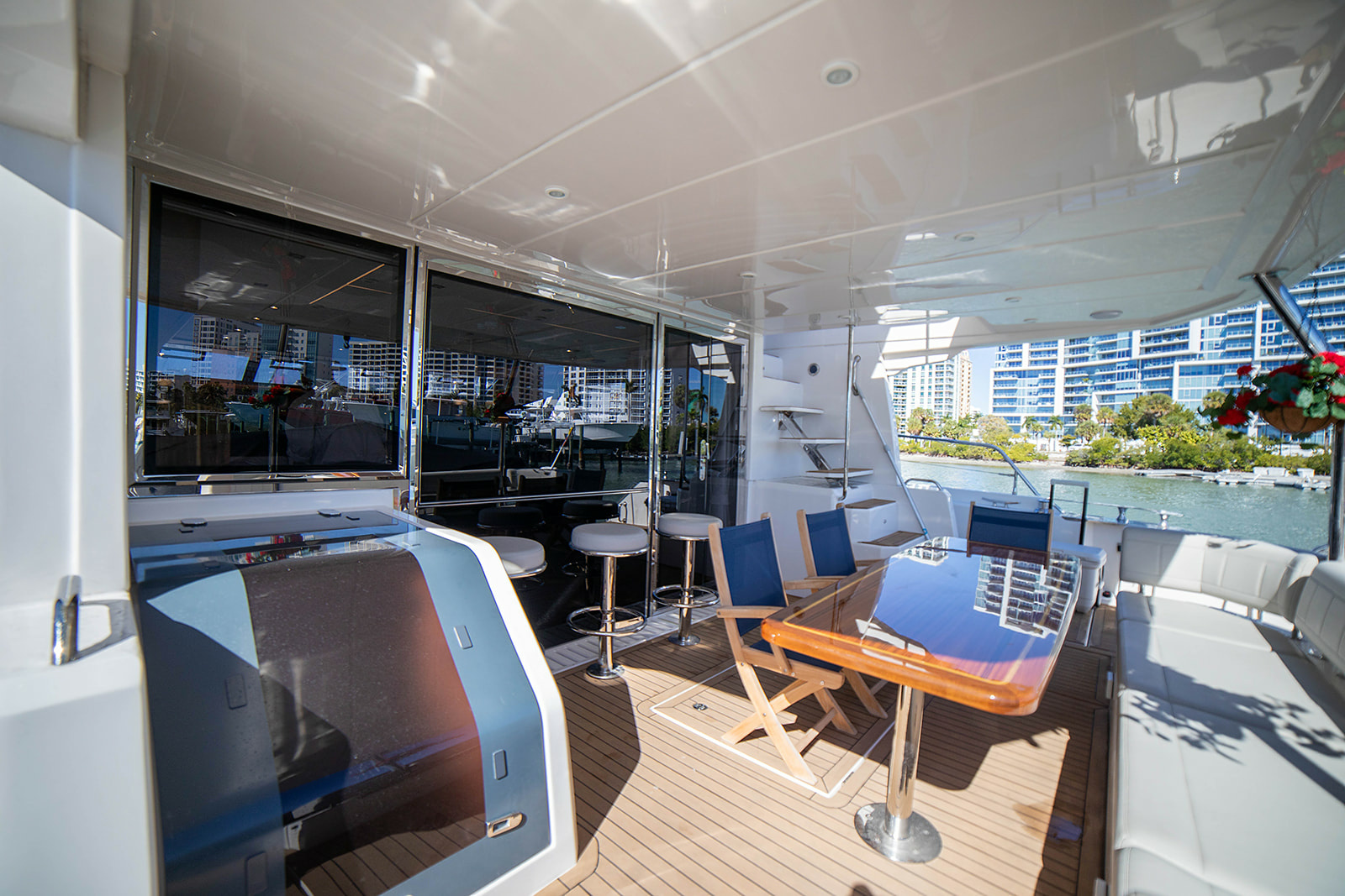 2024 Aquila 54 Yacht