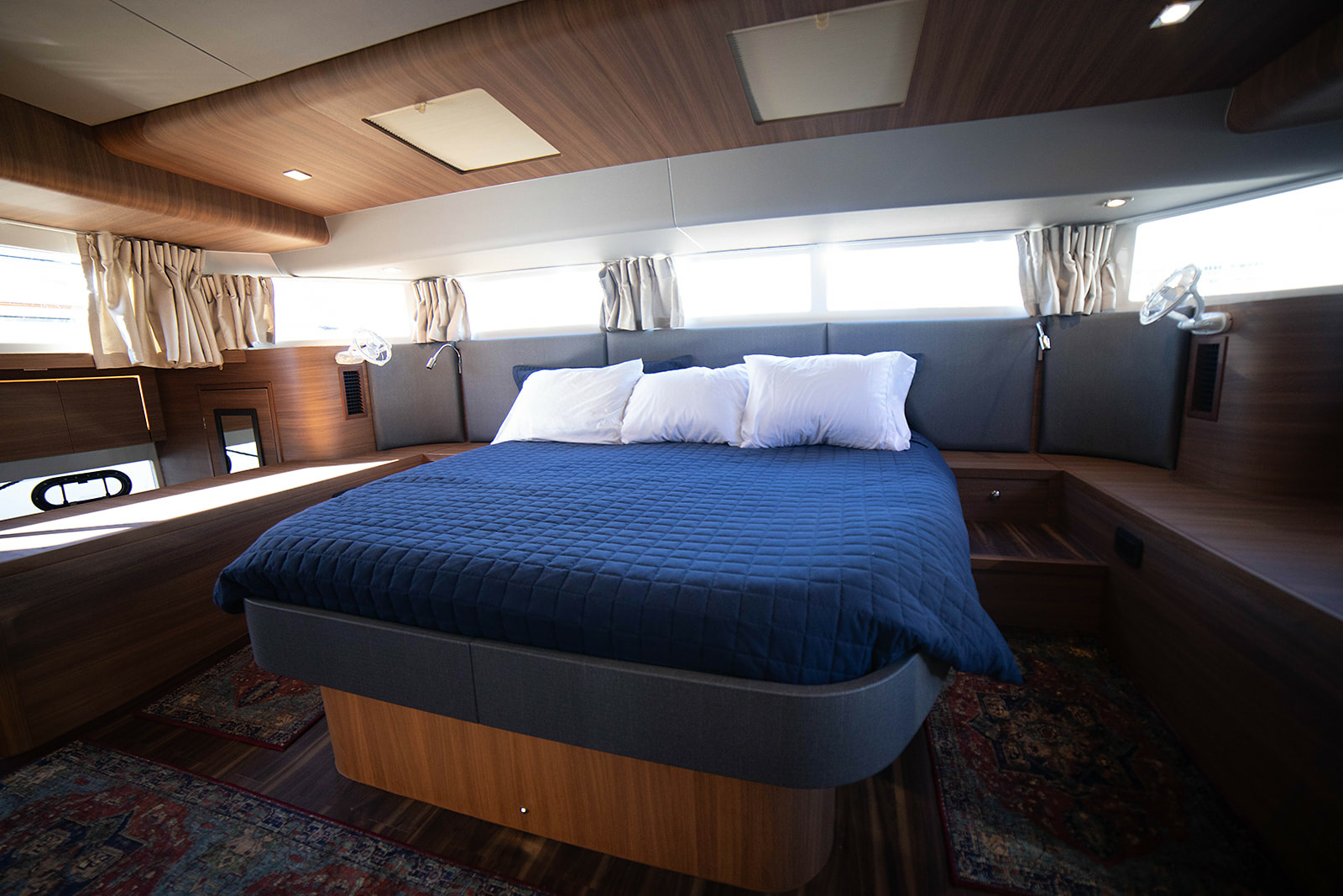 54ft Aquila Yacht For Sale