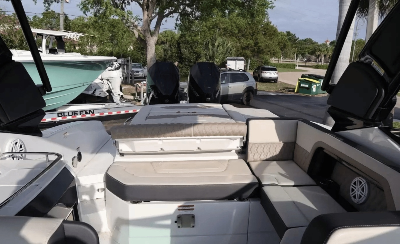 29ft Monterey Yacht For Sale