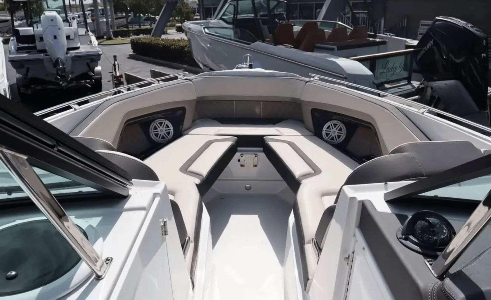 29ft Monterey Yacht For Sale