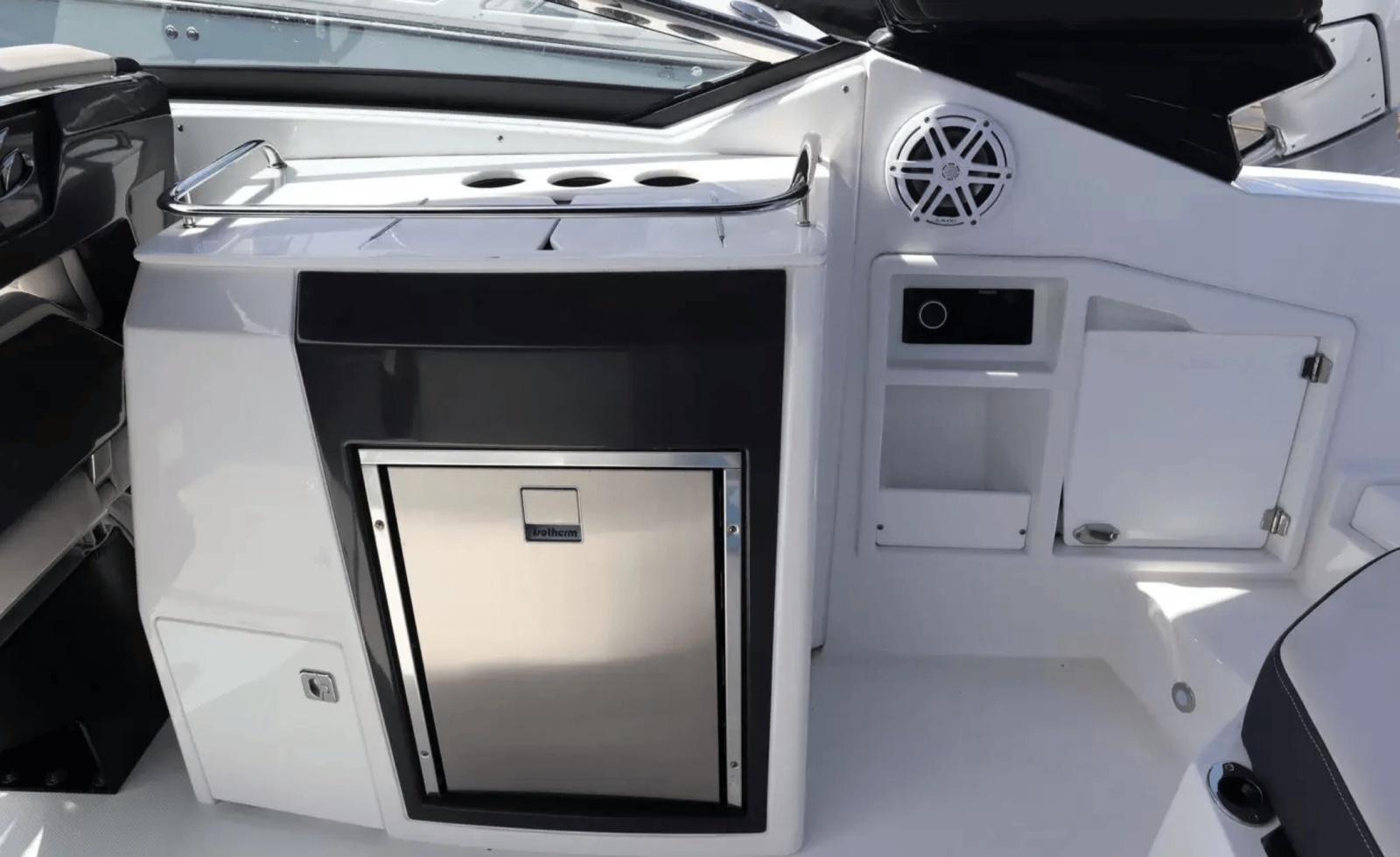 29ft Monterey Yacht For Sale