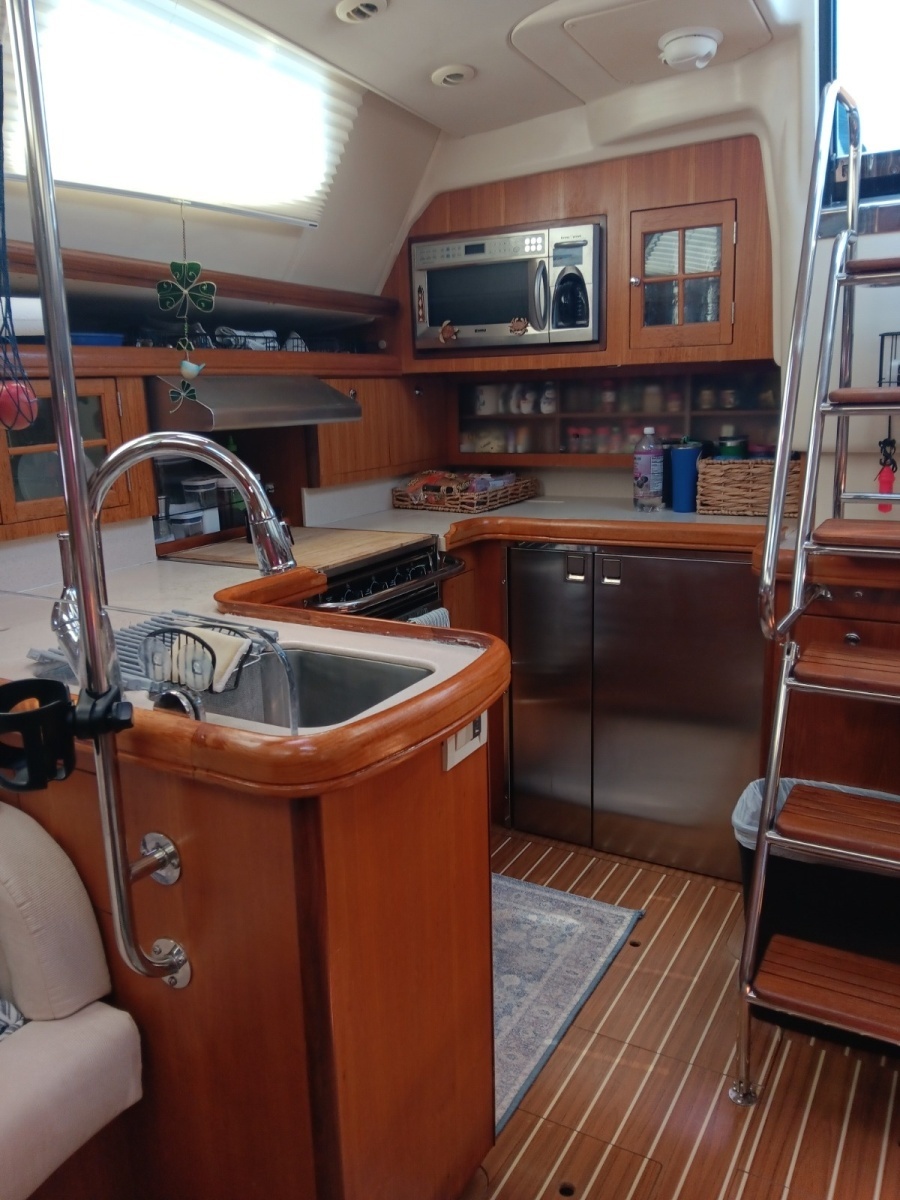 Nancy Marie 45ft Hunter Yacht For Sale