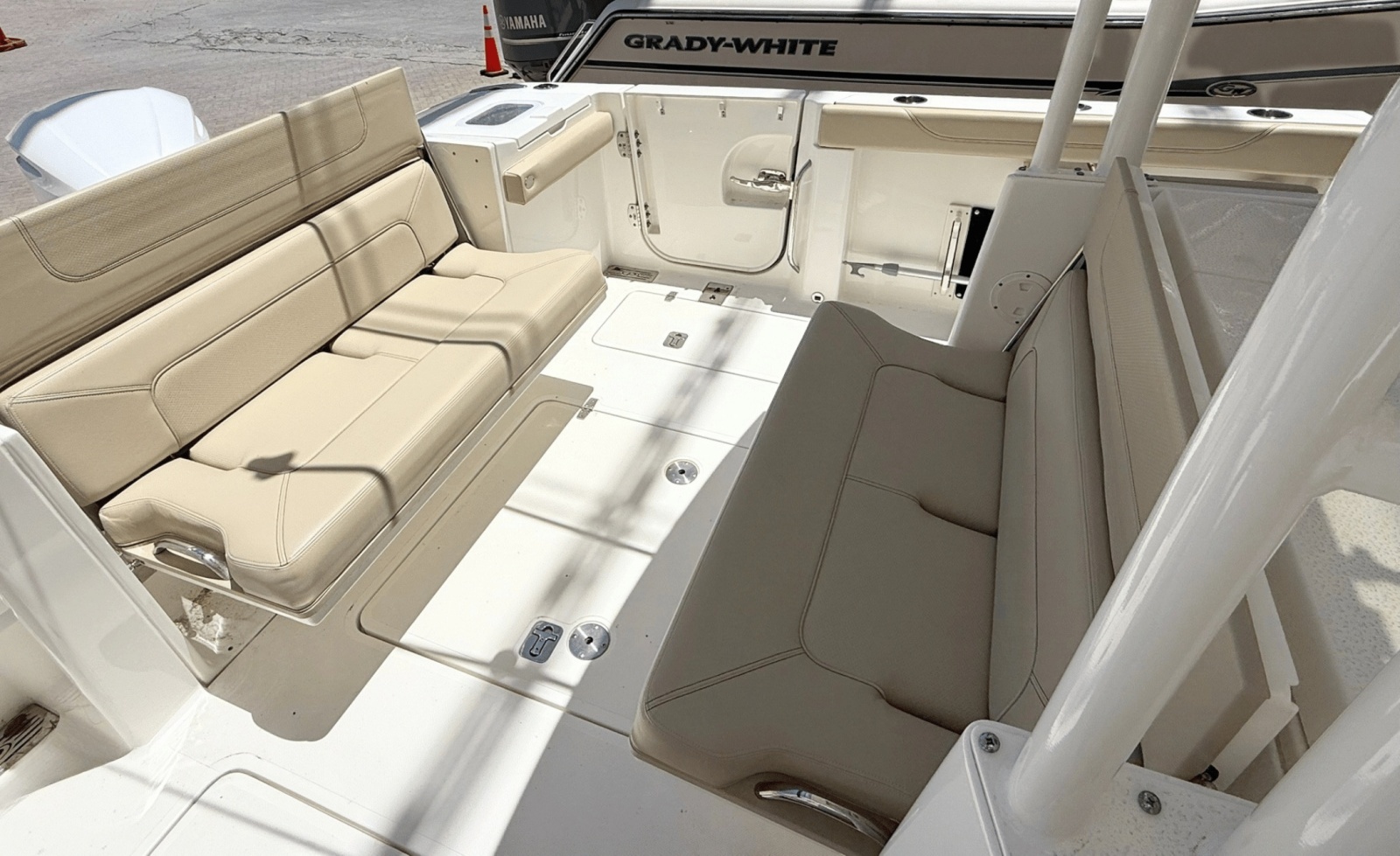 34ft Pursuit Yacht For Sale