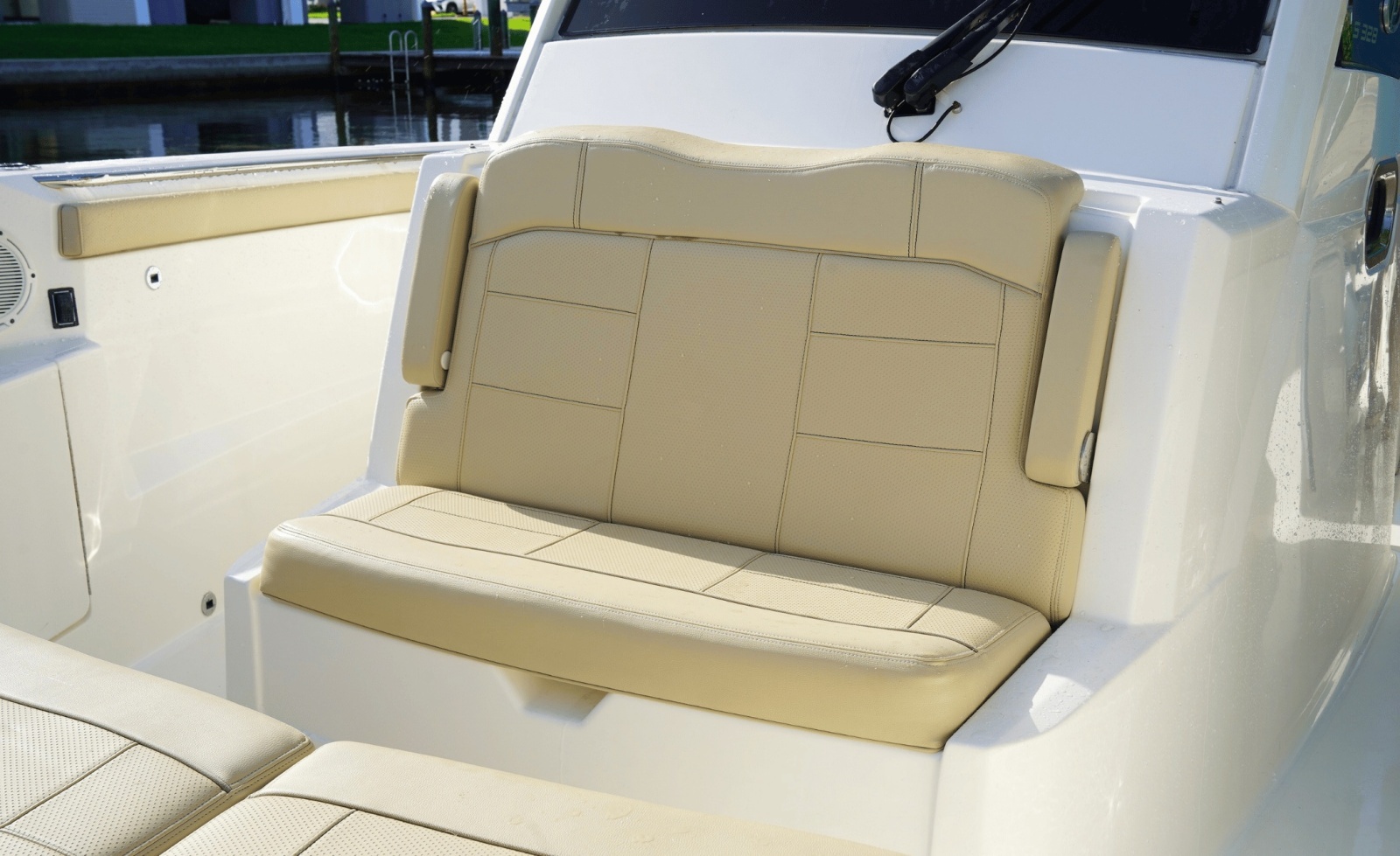 2020 Pursuit S328