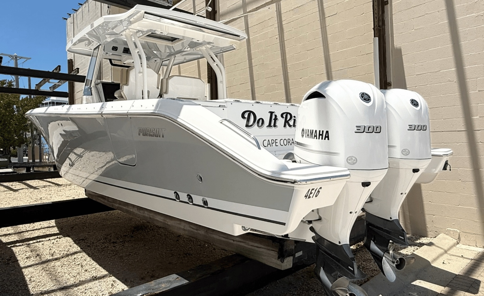2020 Pursuit S328