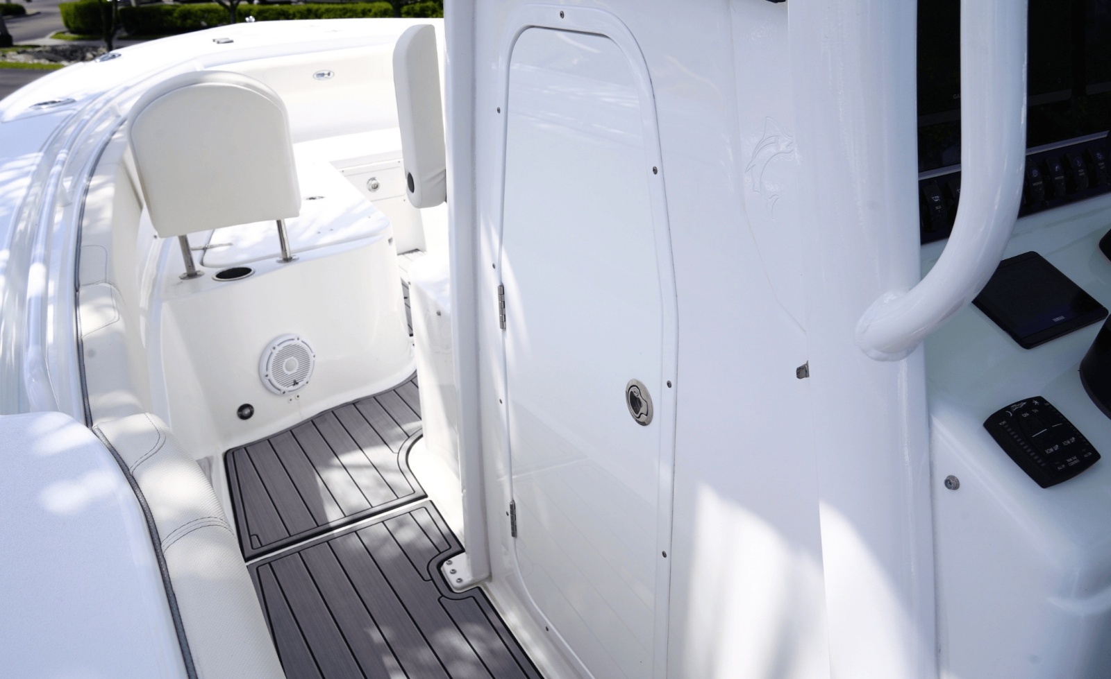 2025 Sea Hunt Ultra 305SE
