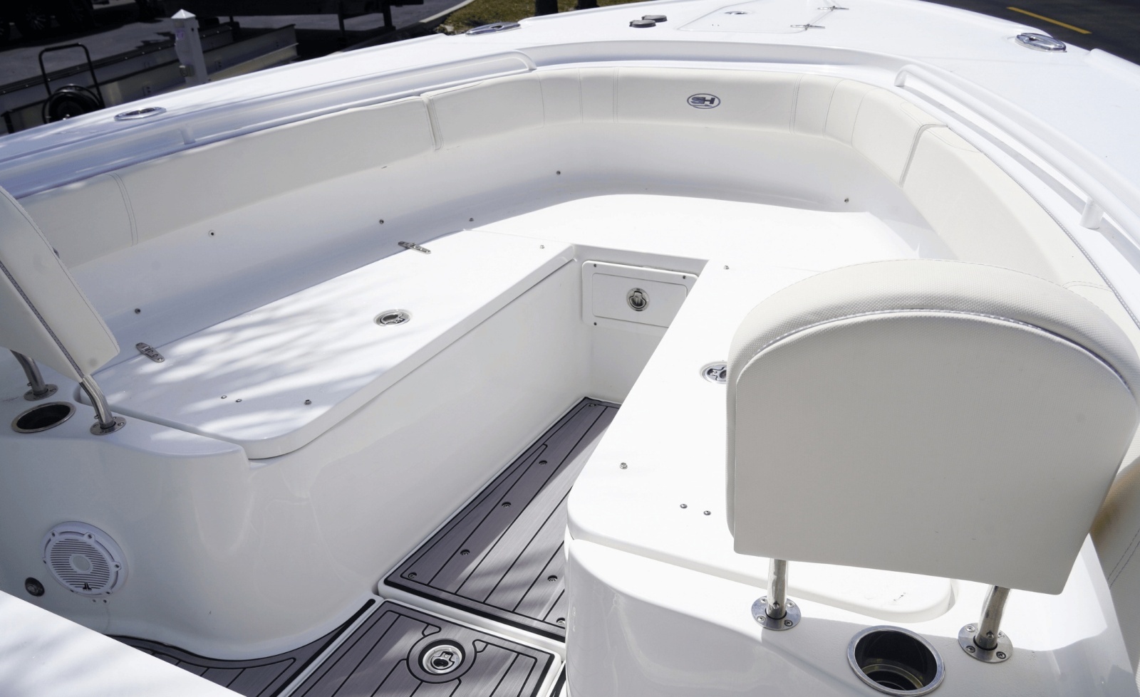 2025 Sea Hunt Ultra 305SE