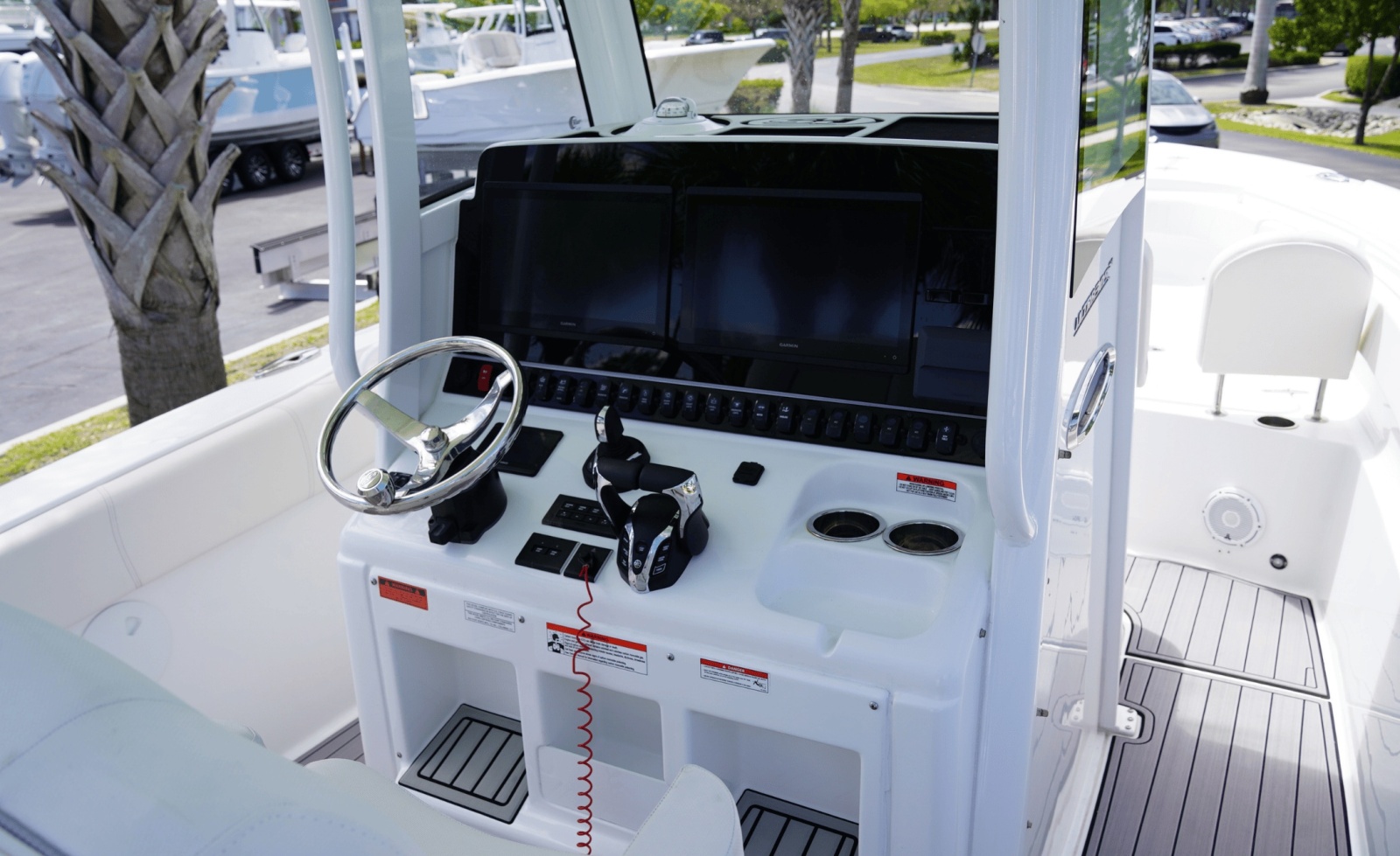 2025 Sea Hunt Ultra 305SE