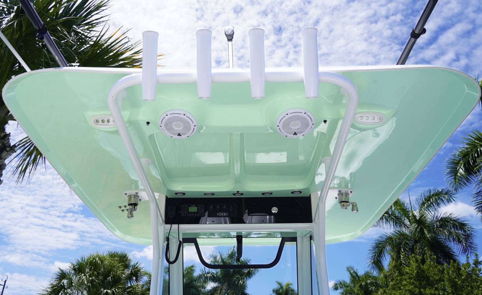 2025 Sea Hunt Ultra 305SE