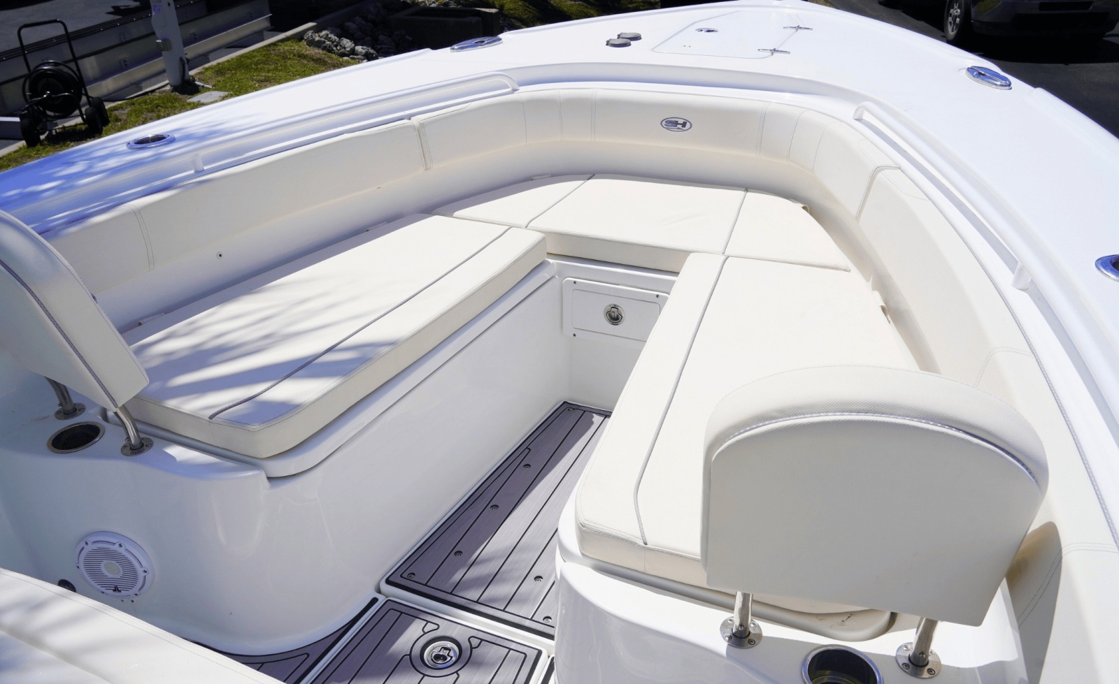 2025 Sea Hunt Ultra 305SE