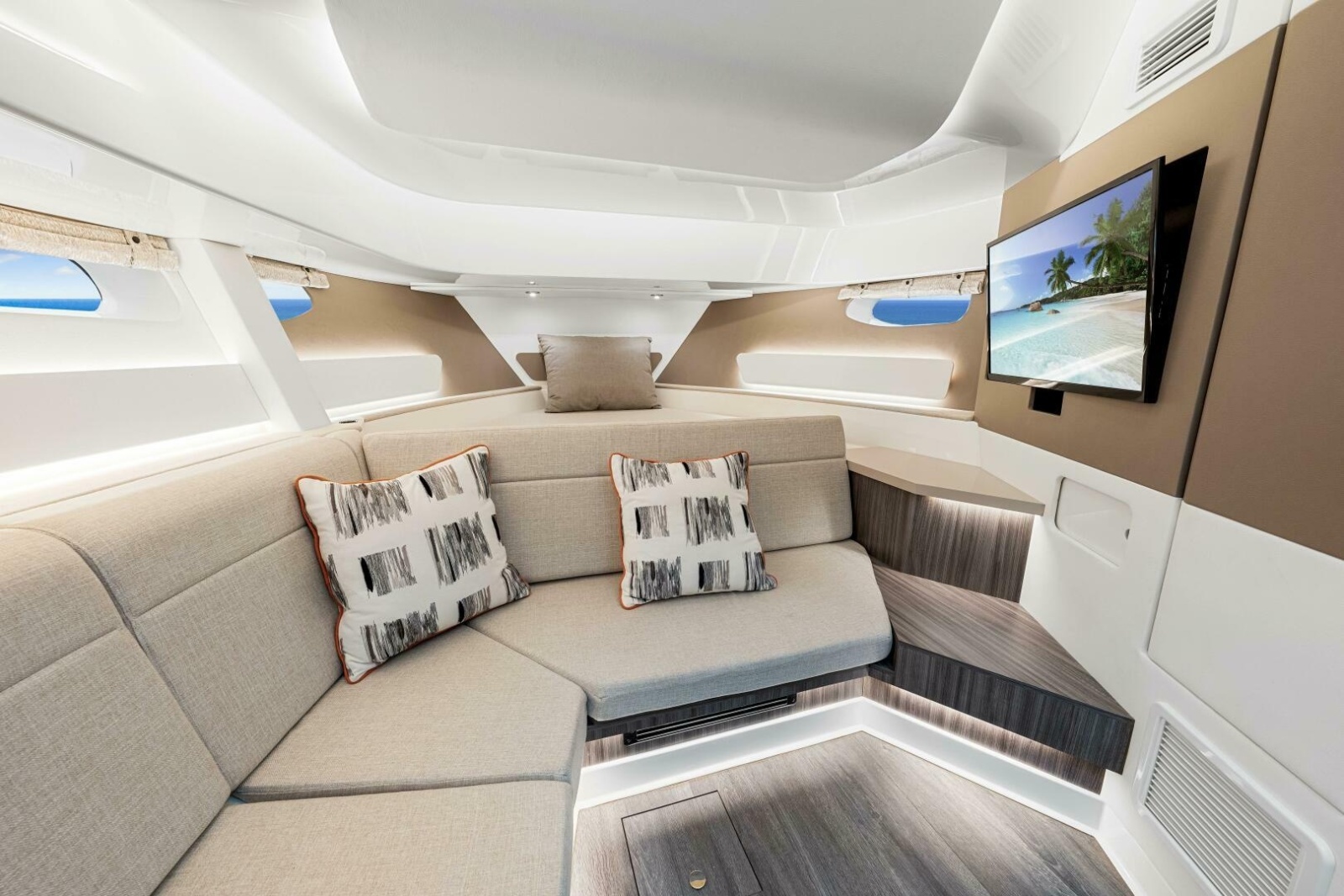 2022 Sea Ray 370 OB 