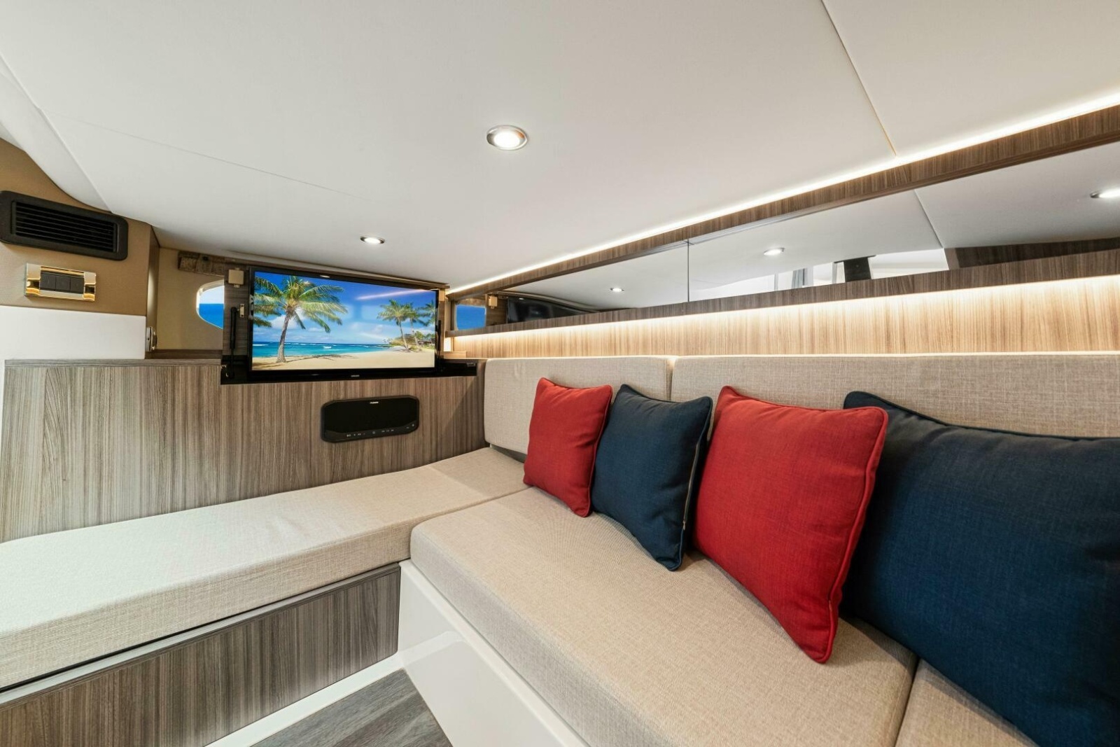 2022 Sea Ray 370 OB 