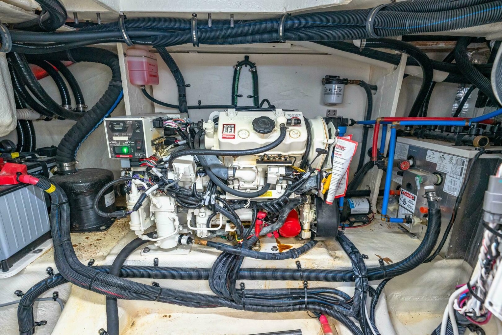 2022 Sea Ray 370 OB 