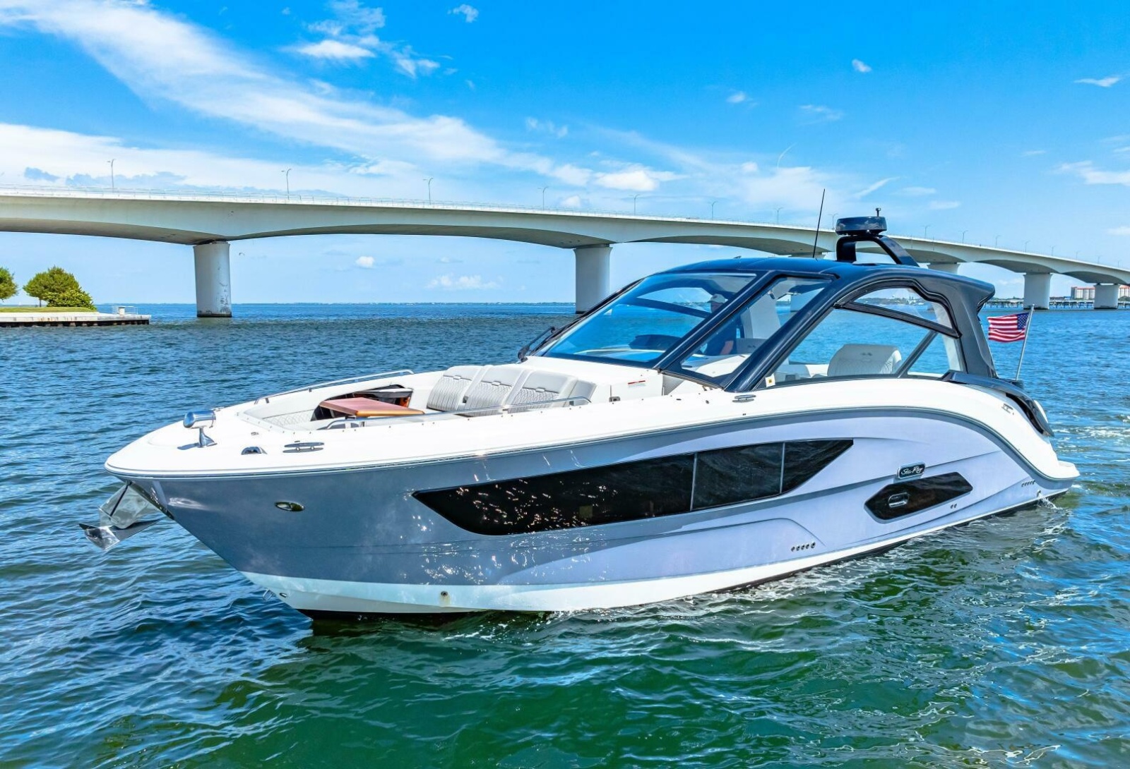2022 Sea Ray 370 OB 
