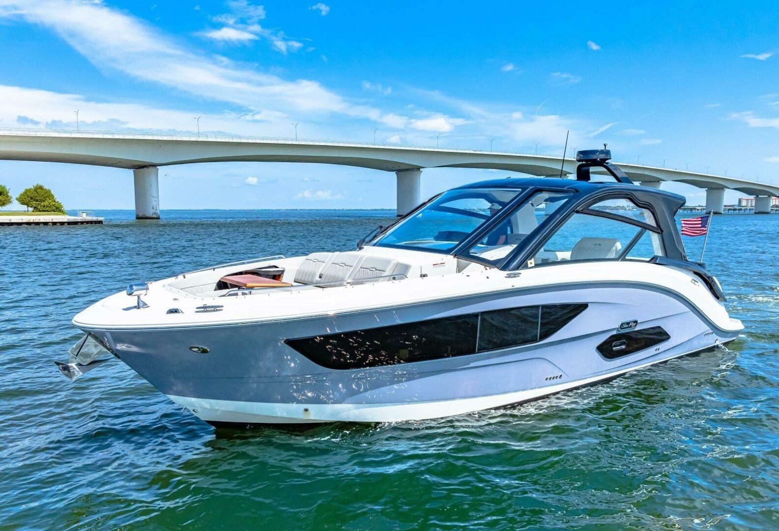 2022 Sea Ray 370 OB 