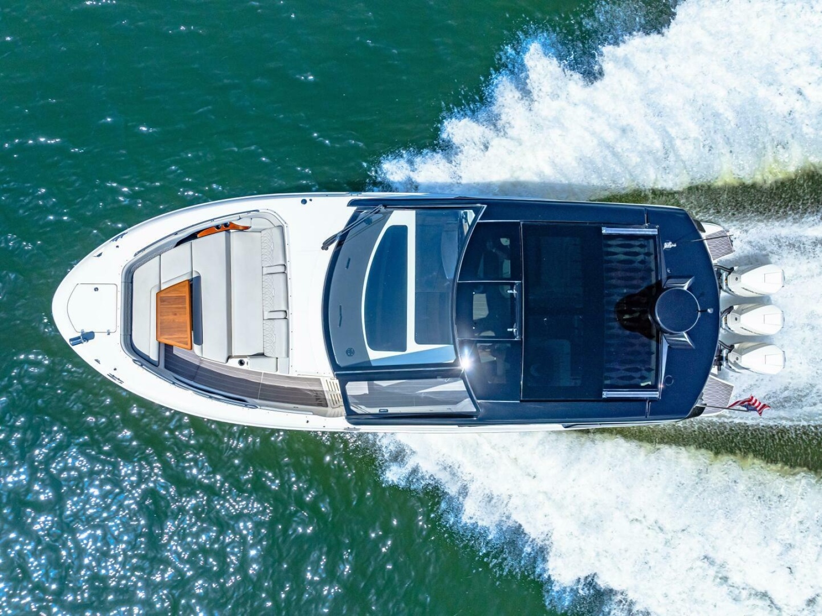 2022 Sea Ray 370 OB 