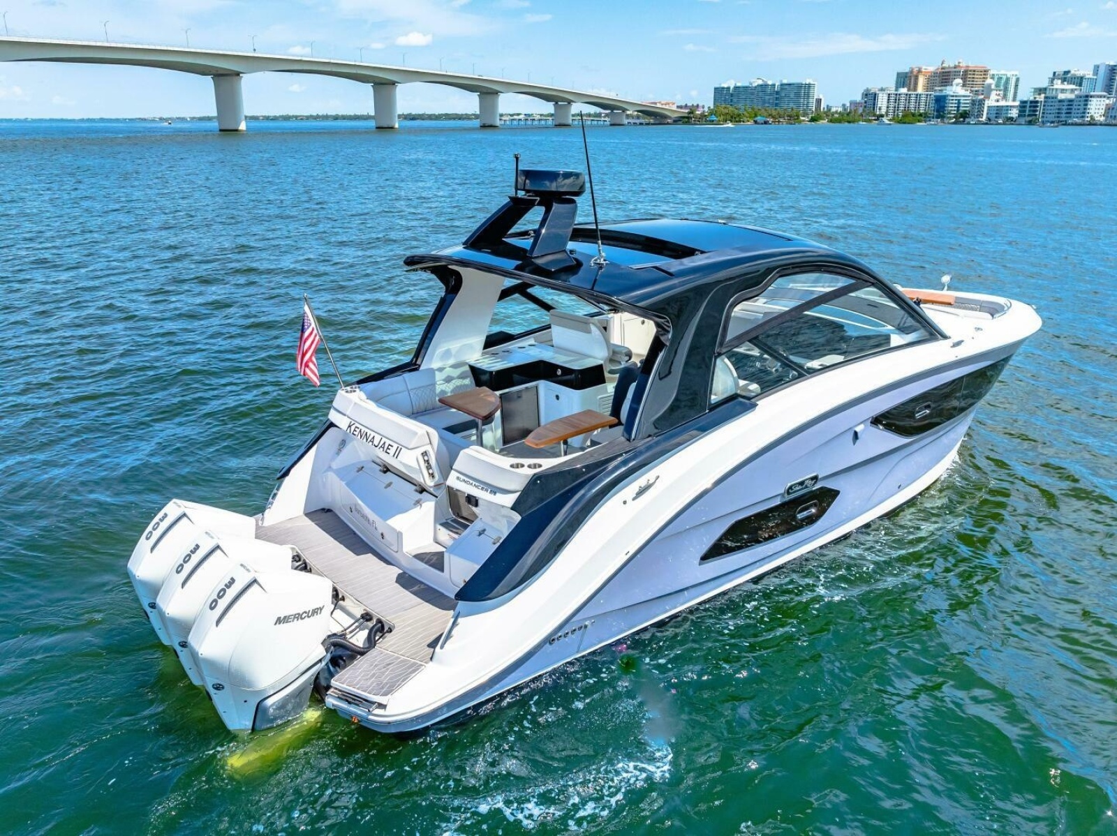 2022 Sea Ray 370 OB 