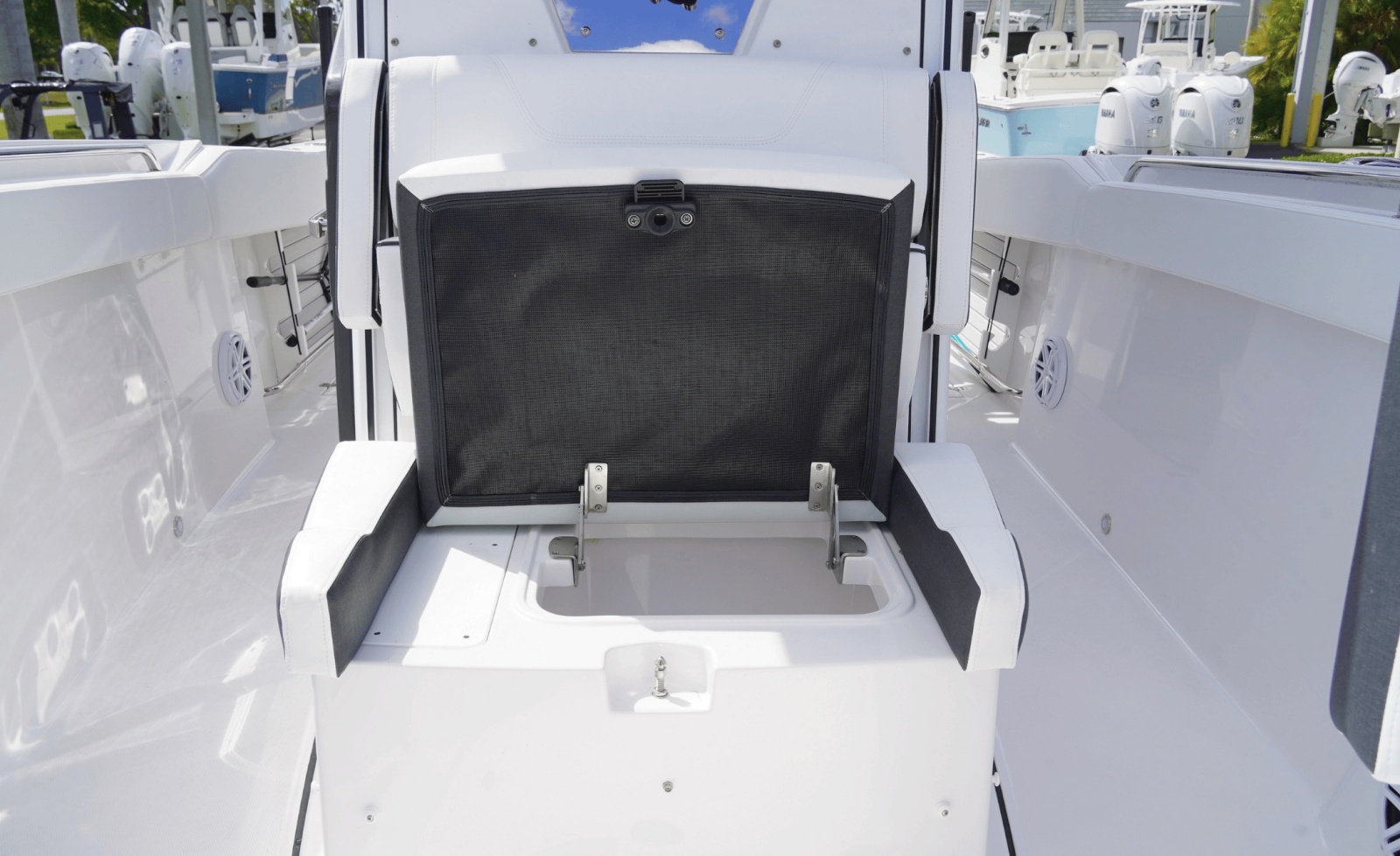 2025 Blackfin 272CC
