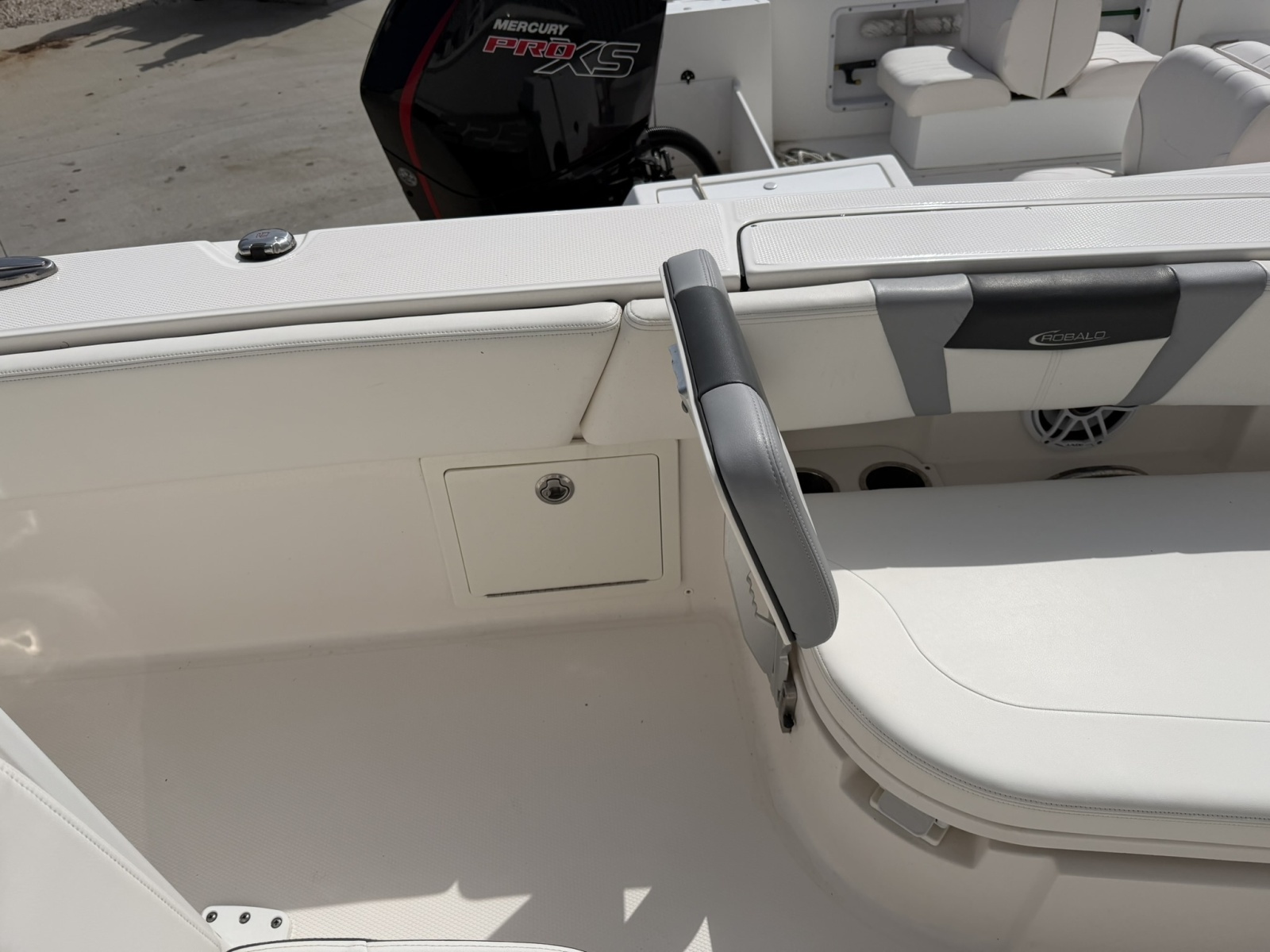 26ft Robalo Yacht For Sale