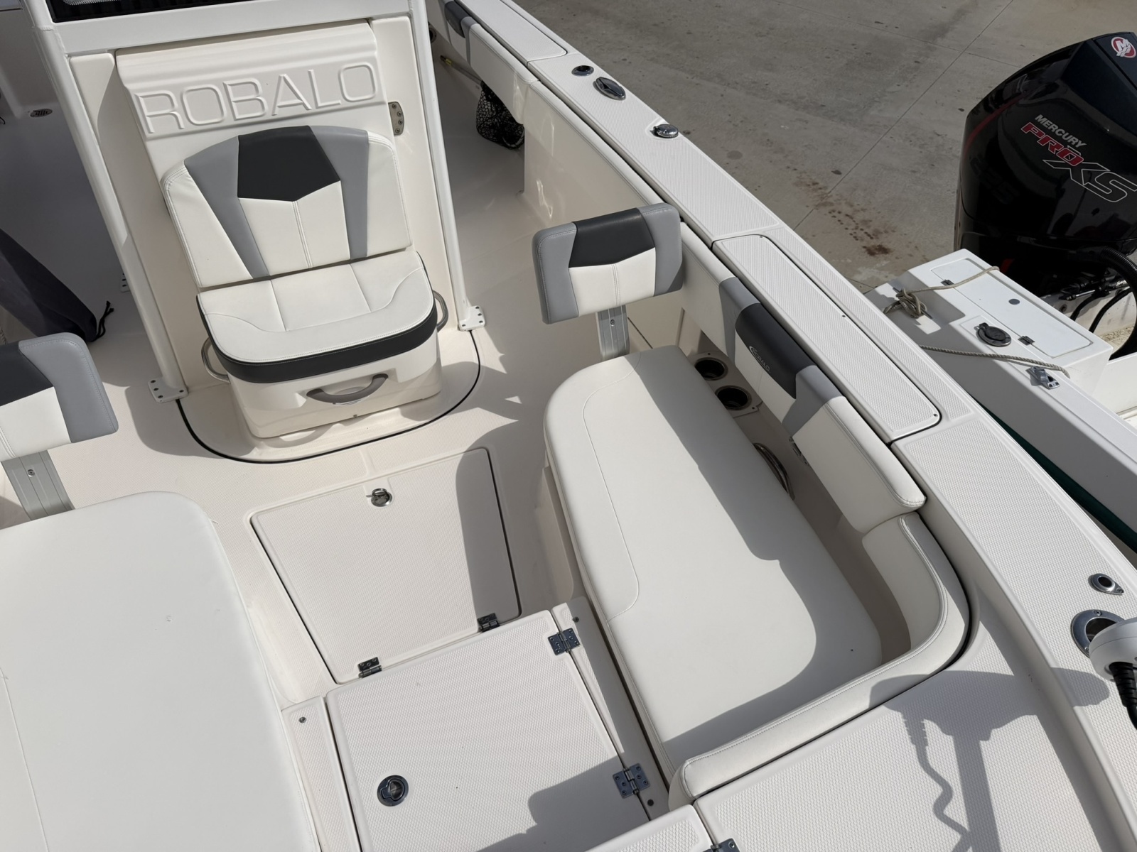 26ft Robalo Yacht For Sale