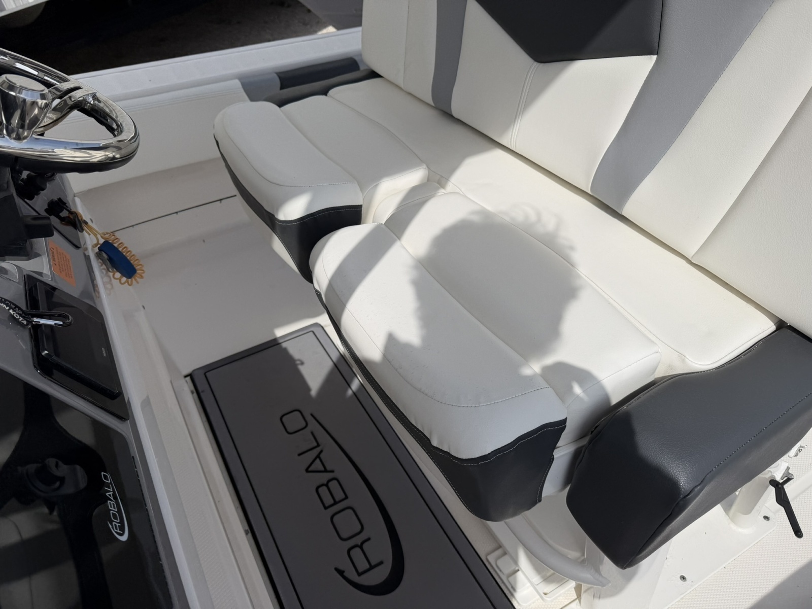 26ft Robalo Yacht For Sale