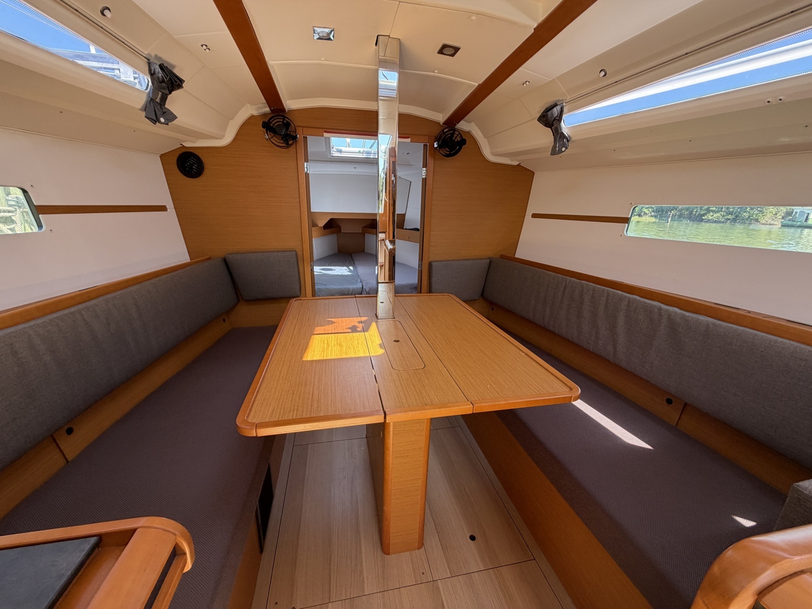 Magic 34ft Jeanneau Yacht For Sale
