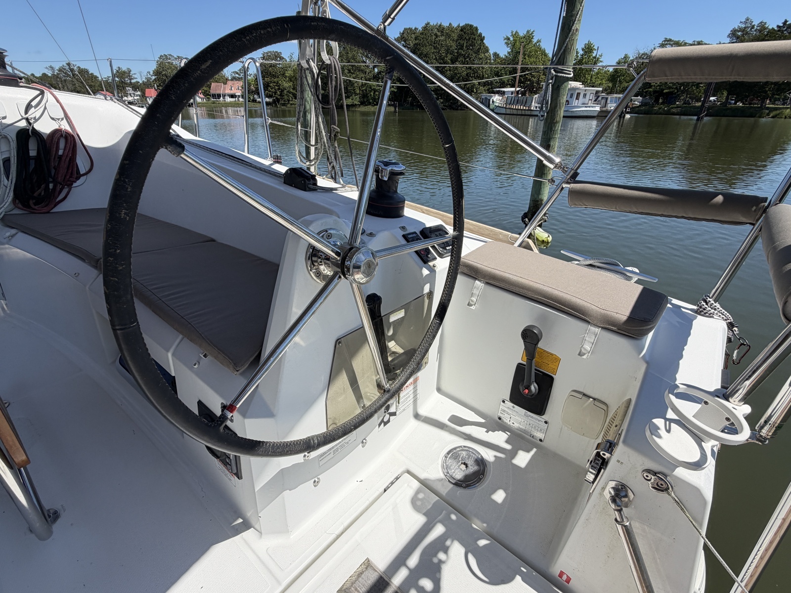 Magic 34ft Jeanneau Yacht For Sale
