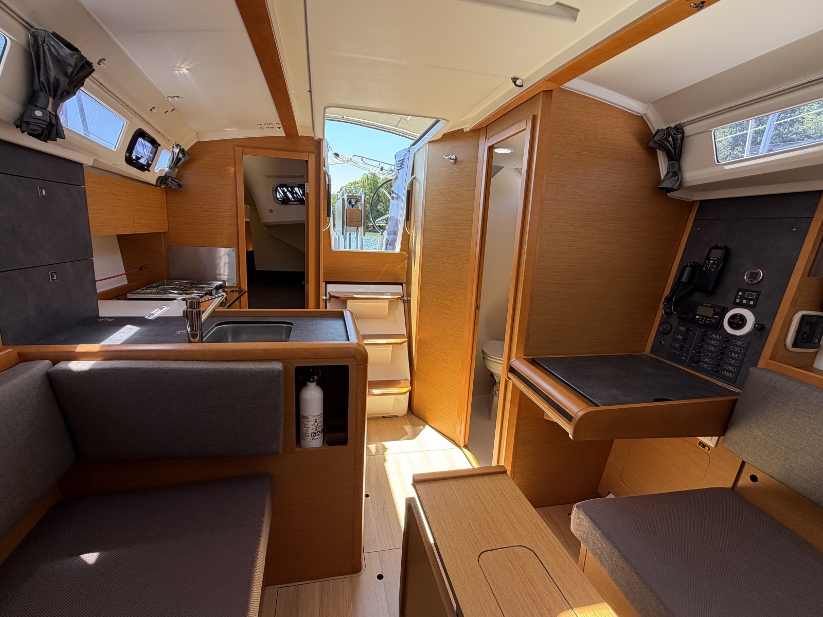 Magic 34ft Jeanneau Yacht For Sale