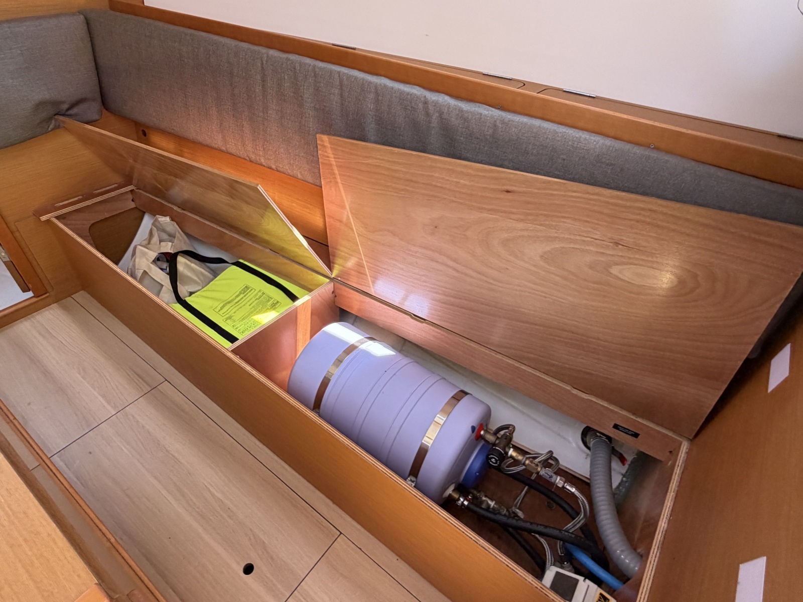 Magic 34ft Jeanneau Yacht For Sale
