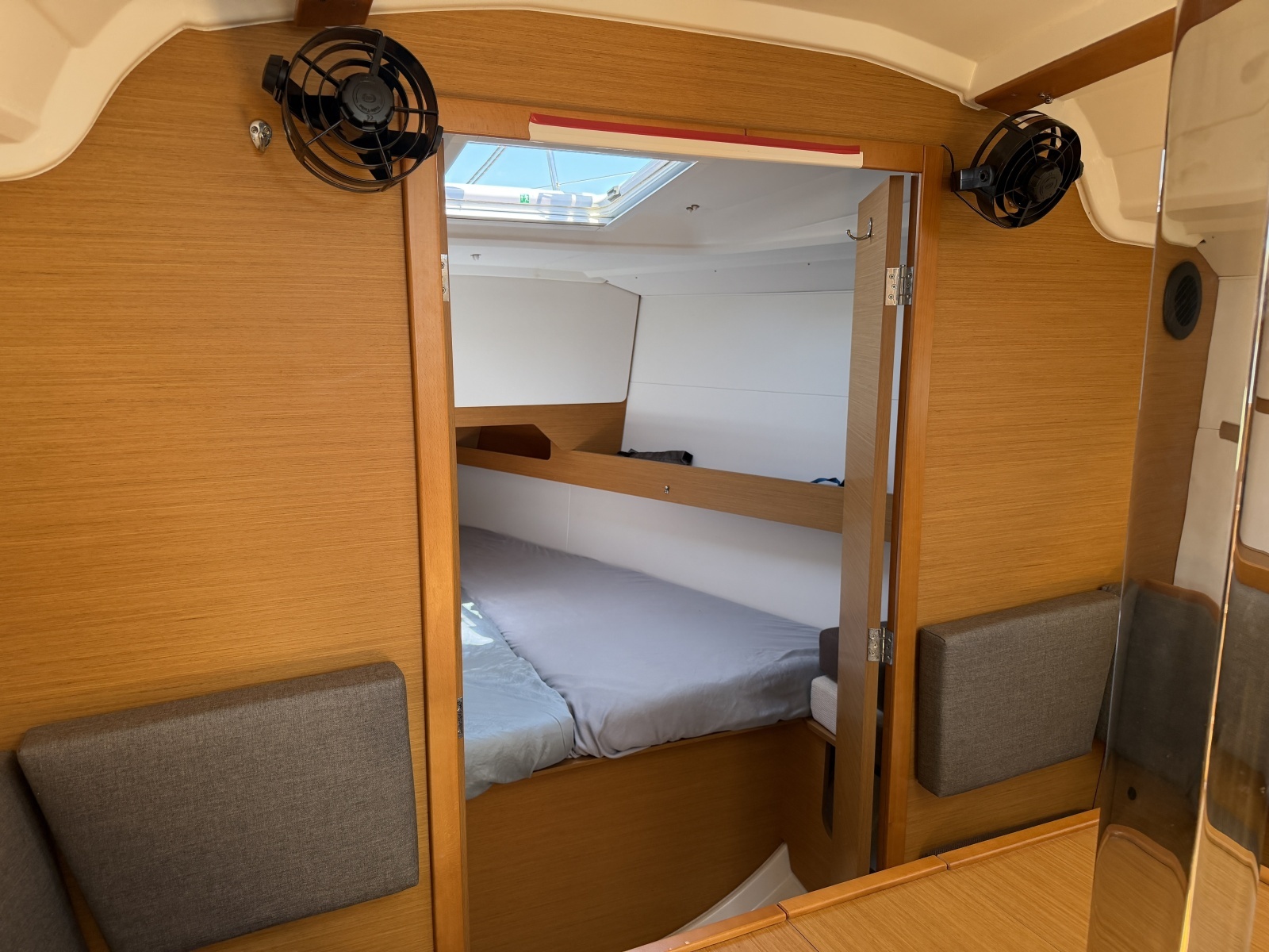 Magic 34ft Jeanneau Yacht For Sale