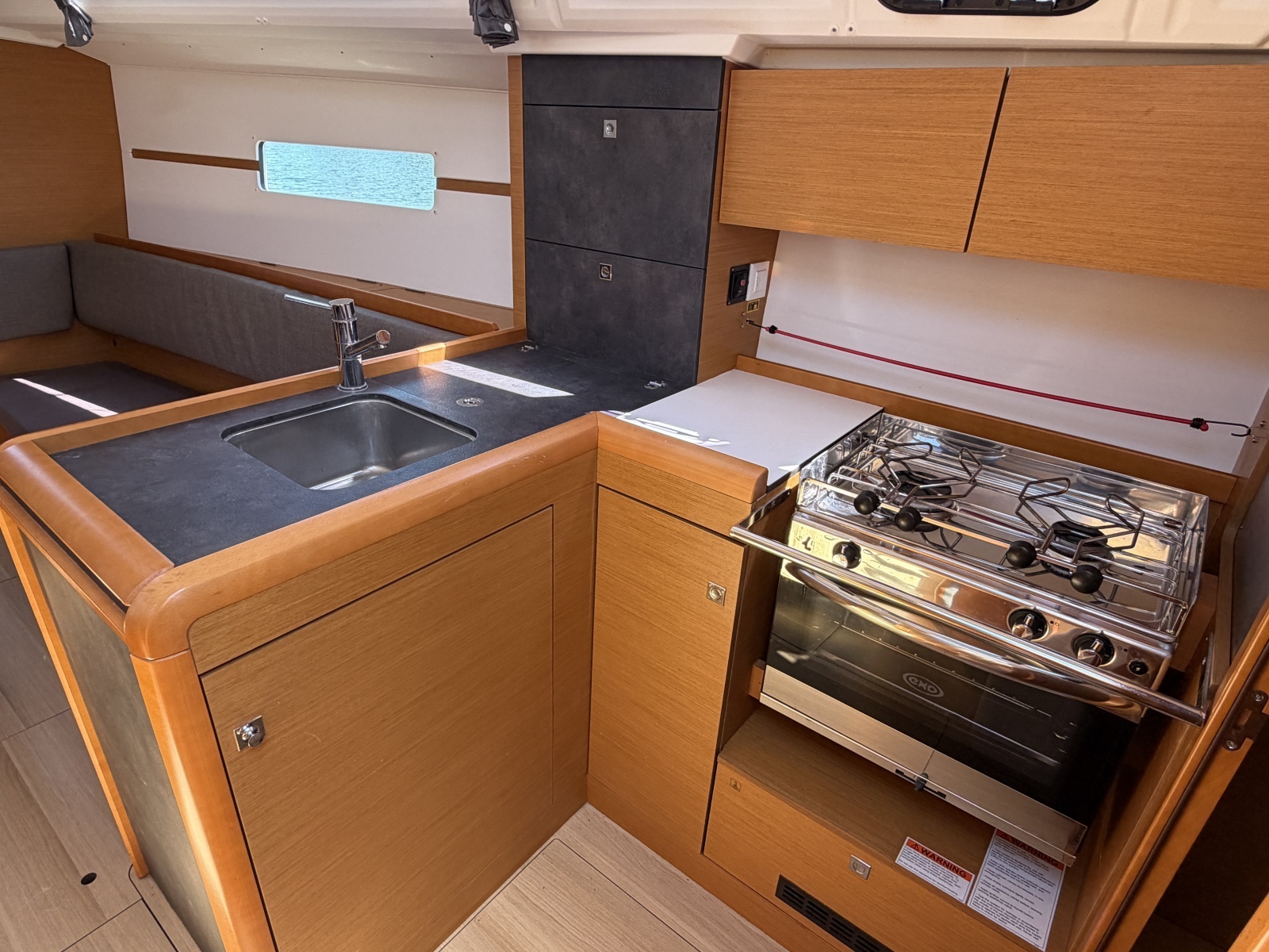 Magic 34ft Jeanneau Yacht For Sale