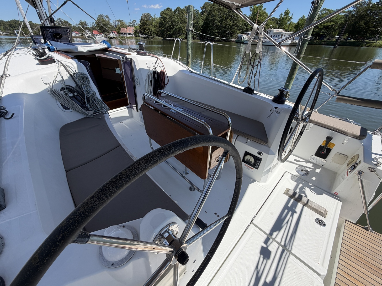 Magic 34ft Jeanneau Yacht For Sale