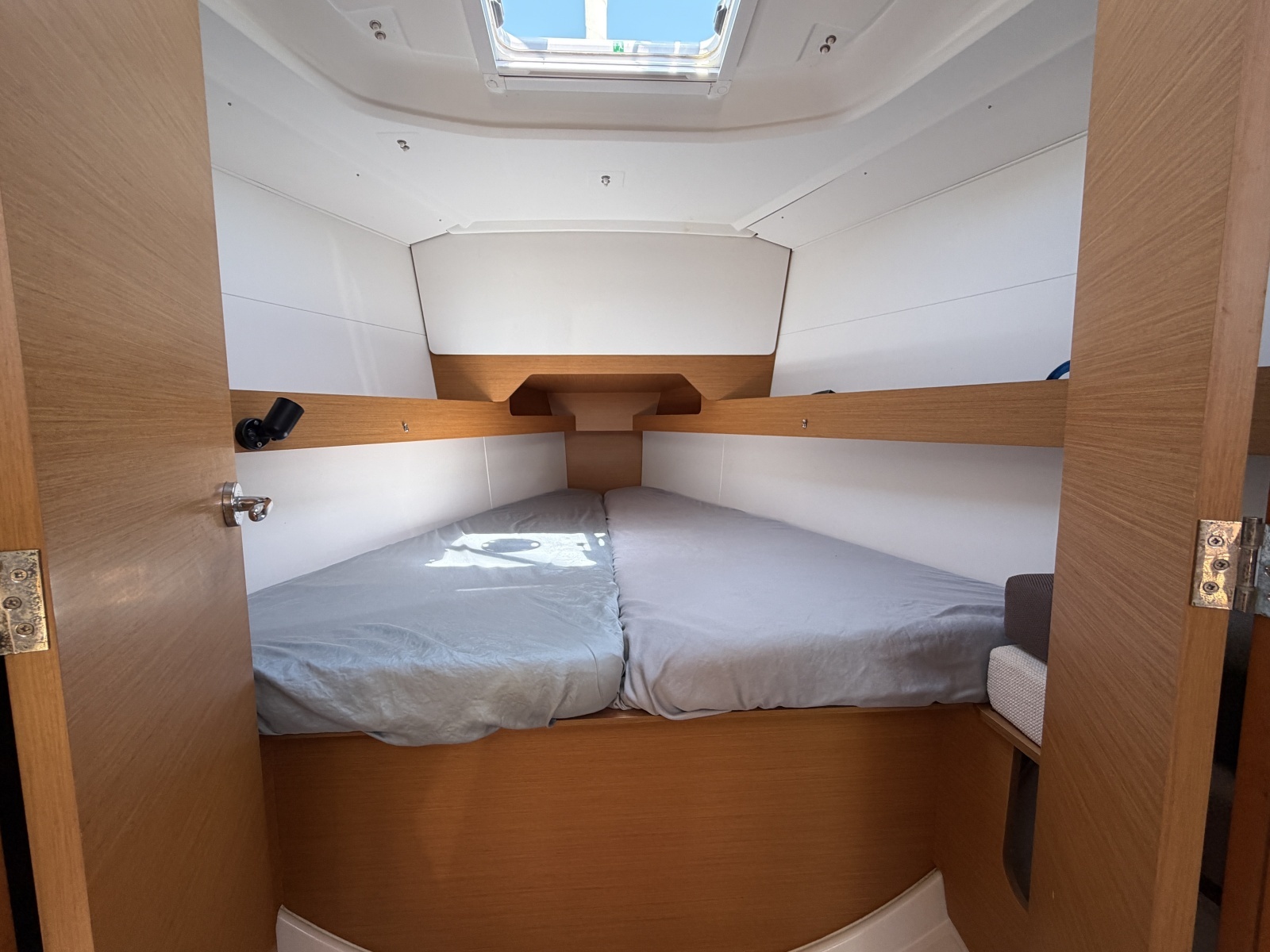 Magic 34ft Jeanneau Yacht For Sale