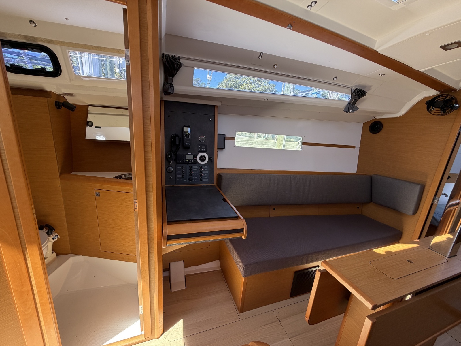 Magic 34ft Jeanneau Yacht For Sale