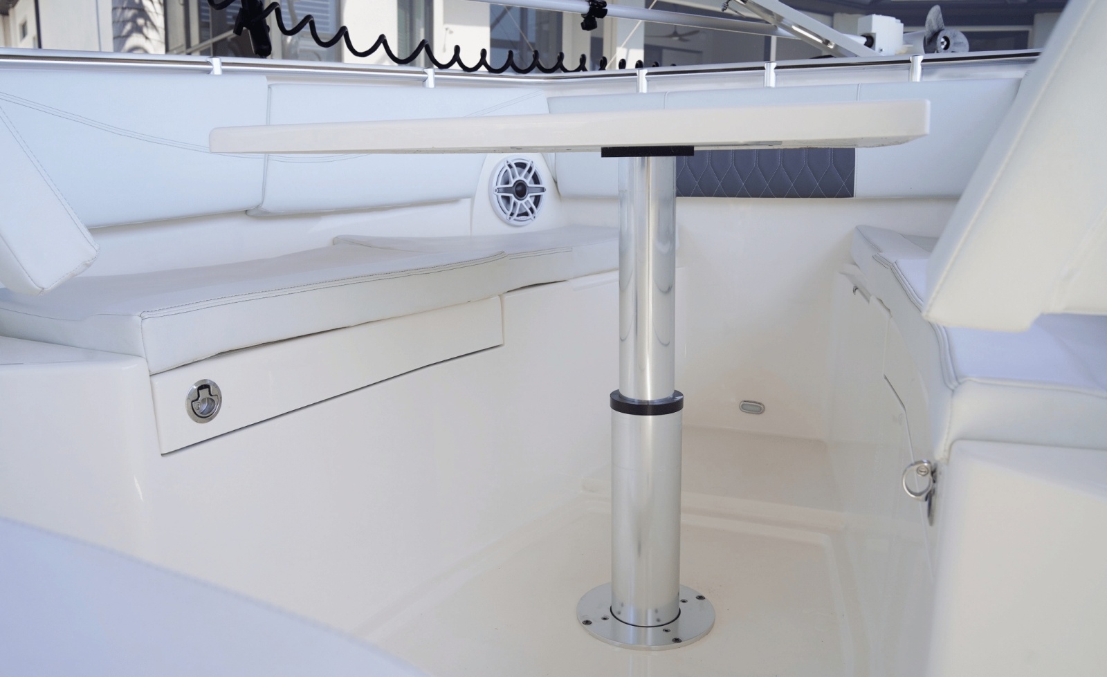 2023 Cobia 320CC