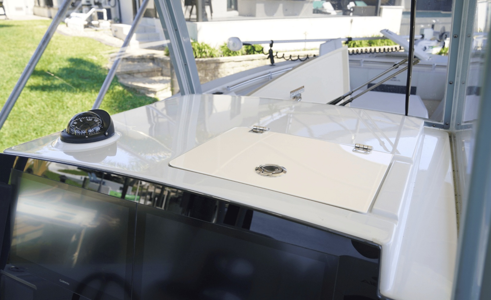2023 Cobia 320CC