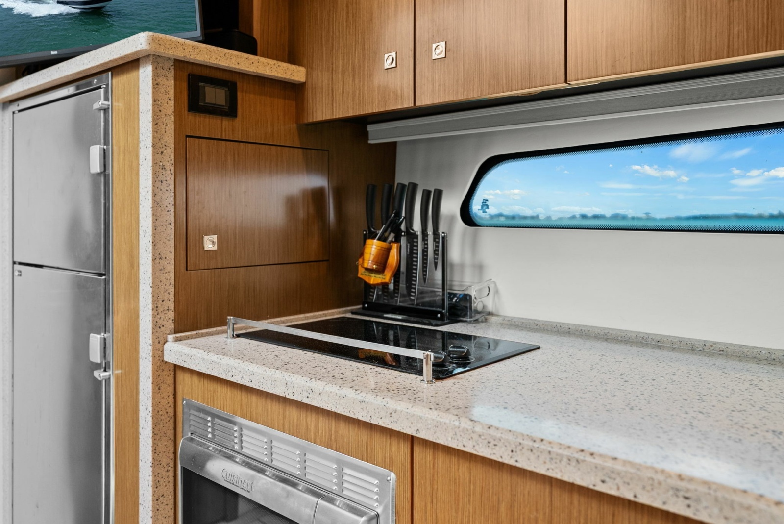 2014 Cruisers Yachts 48 Cantius