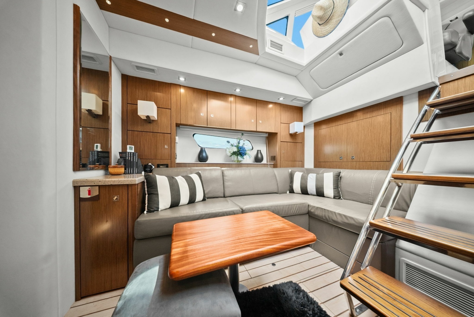 Freedom 48ft Cruisers Yachts Yacht For Sale