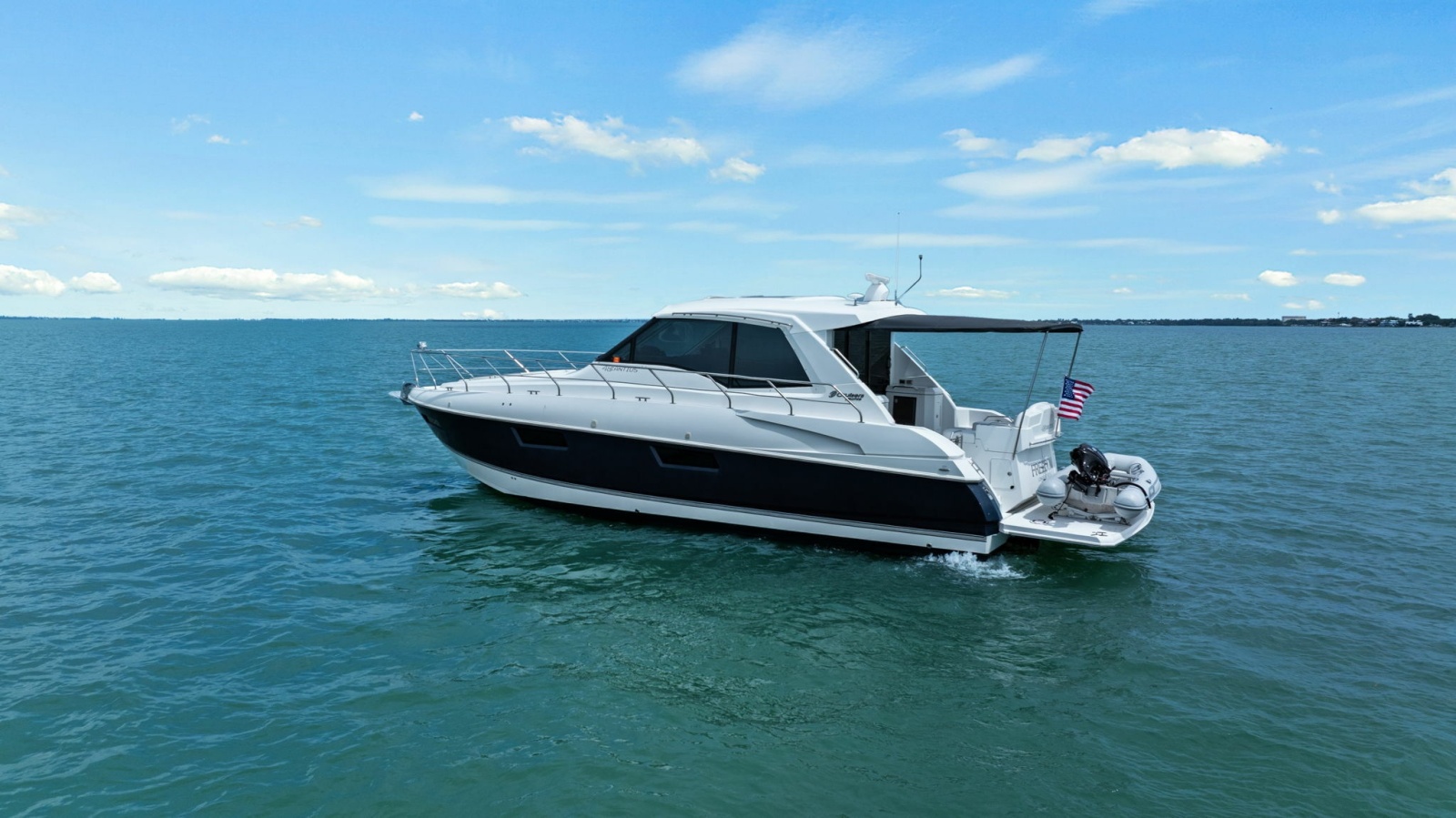 2014 Cruisers Yachts 48 Cantius