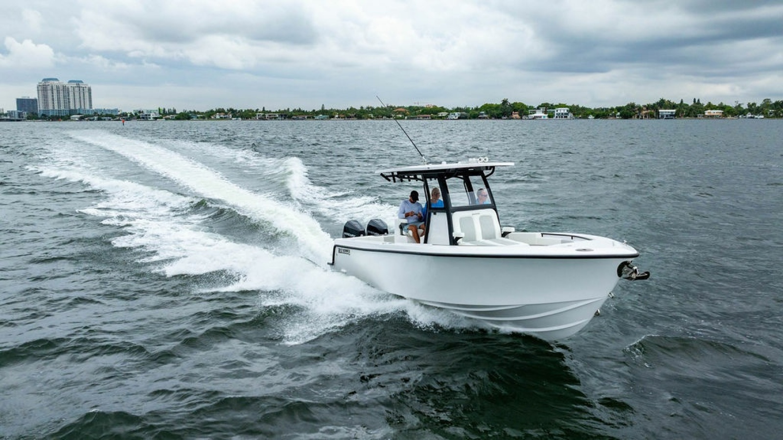 28' 2027 Reef Runner 280