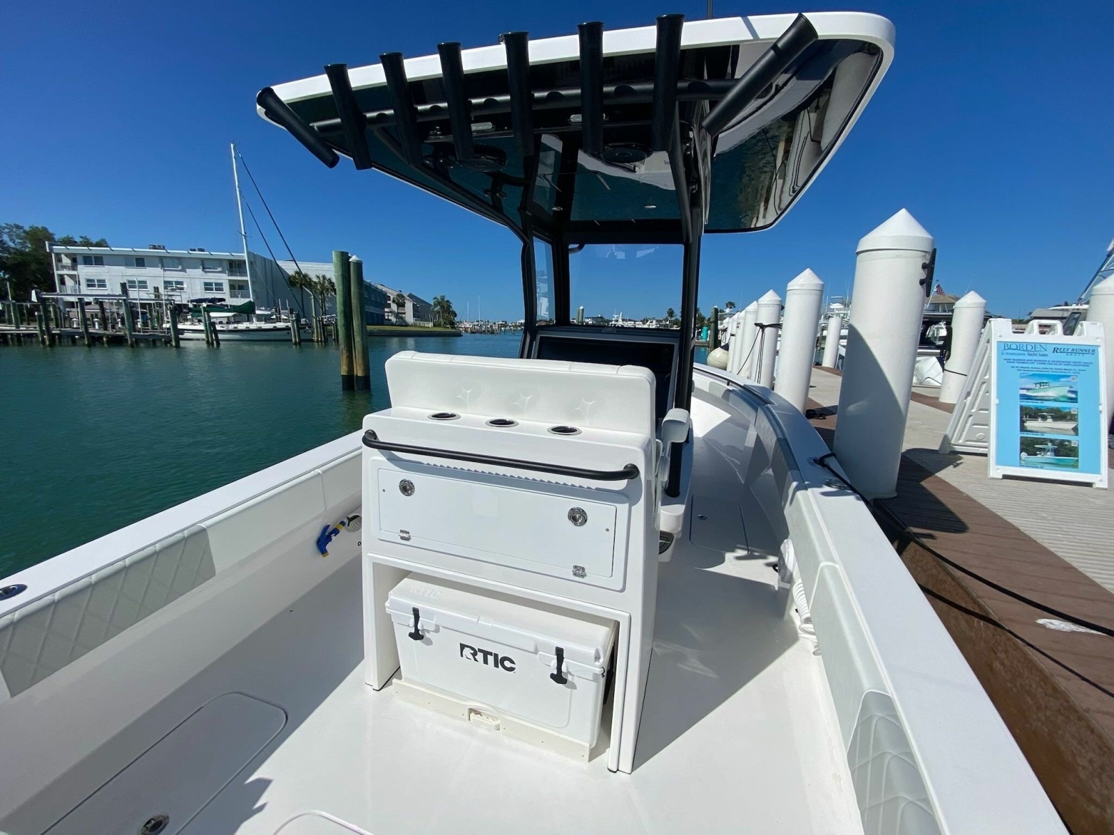 2026 Reef Runner 280
