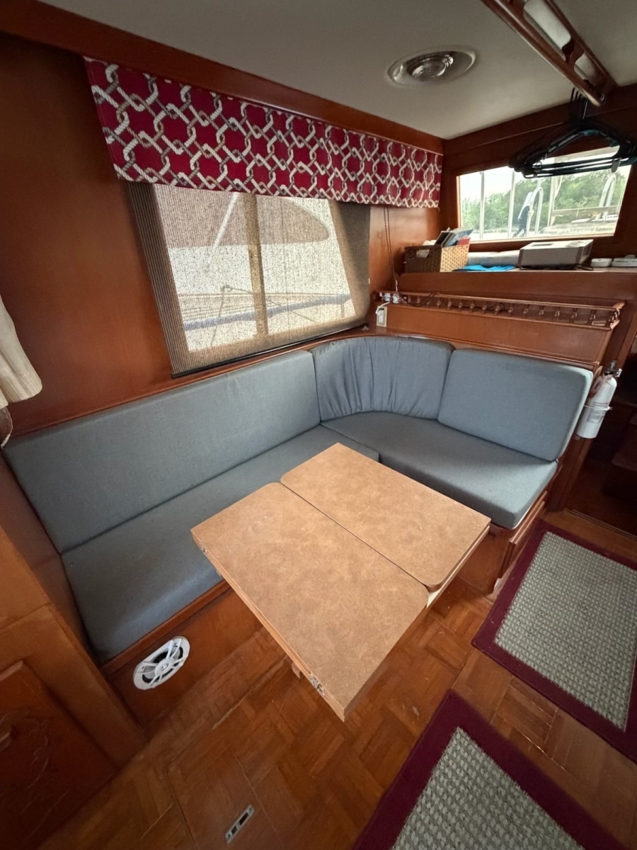 The Queen 34ft Marine Trader Yacht For Sale