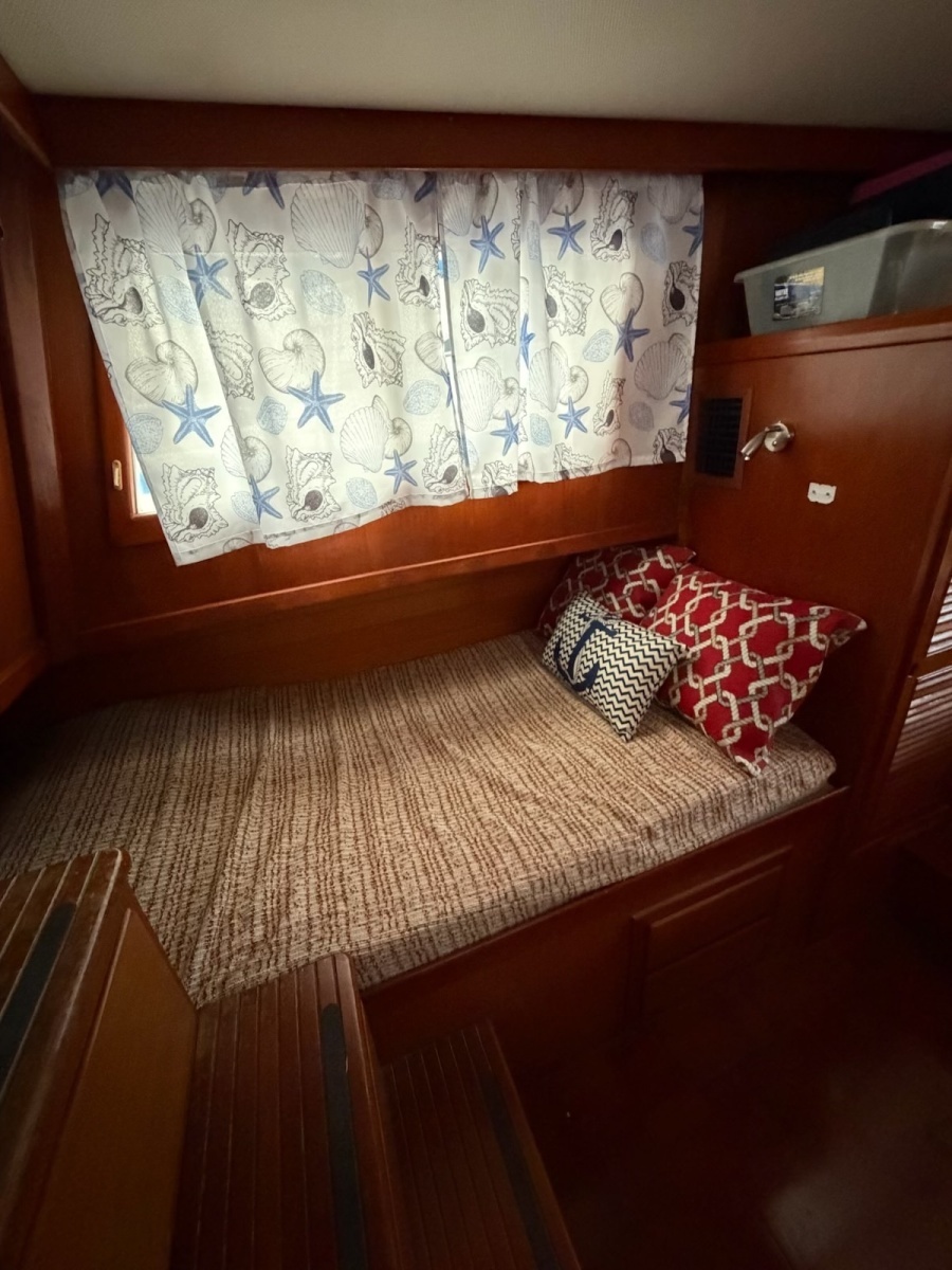 The Queen 34ft Marine Trader Yacht For Sale