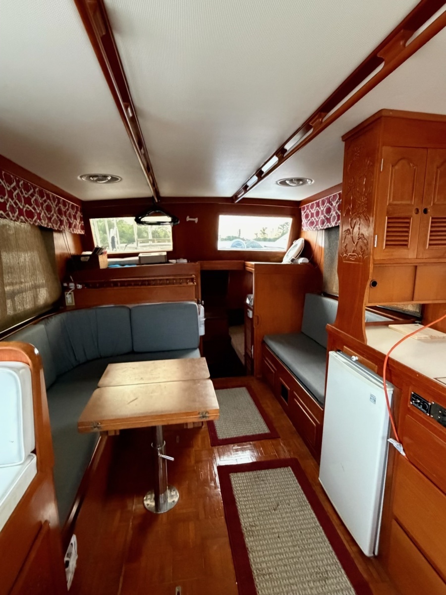 The Queen 34ft Marine Trader Yacht For Sale