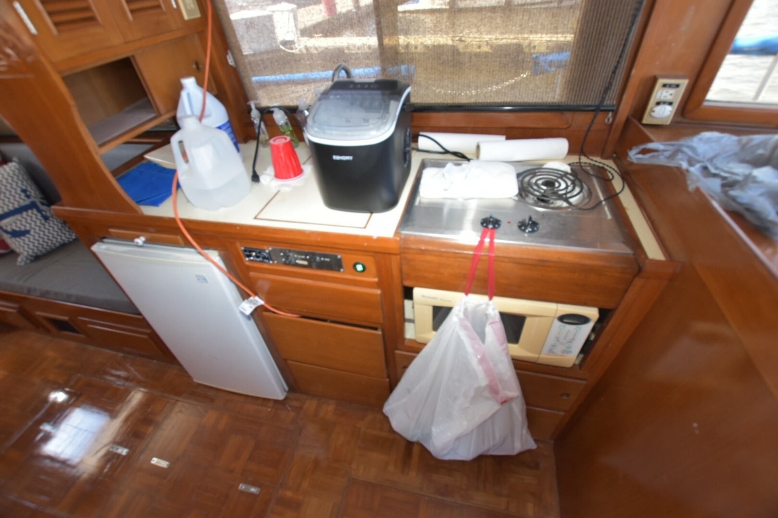 1988 Marine Trader 