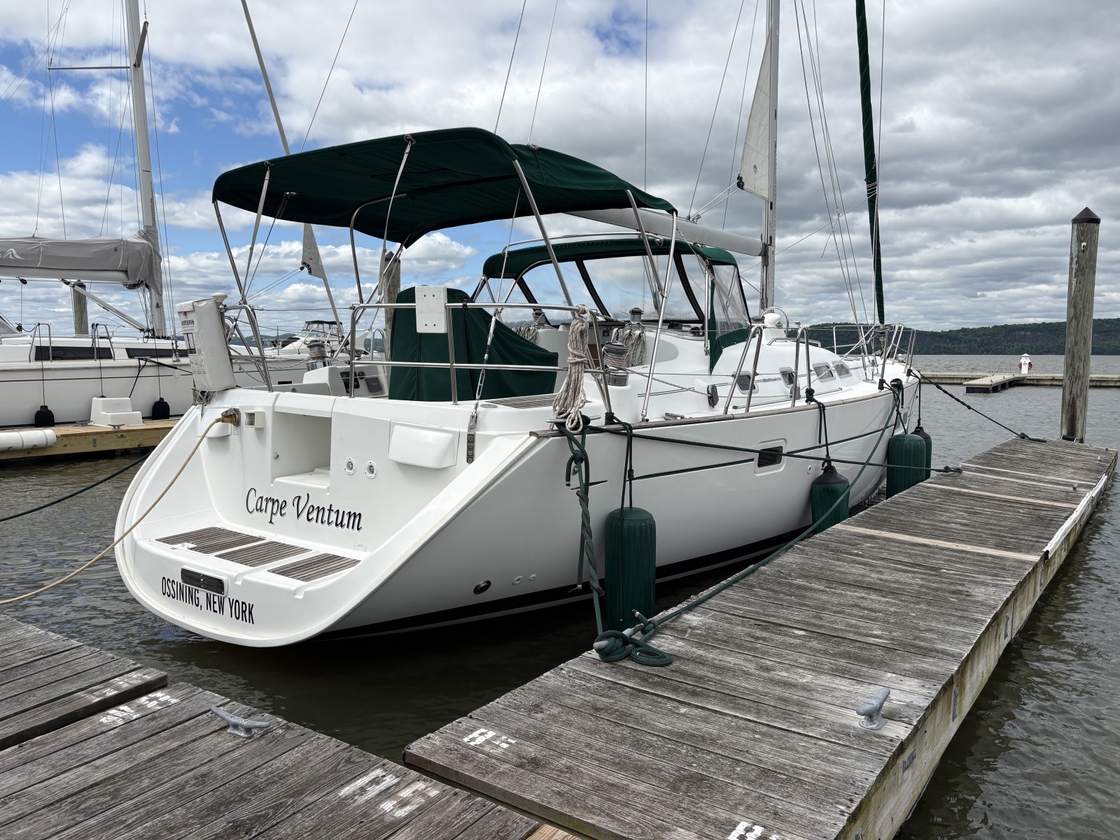 2003 Beneteau 423 starboard hind quarter