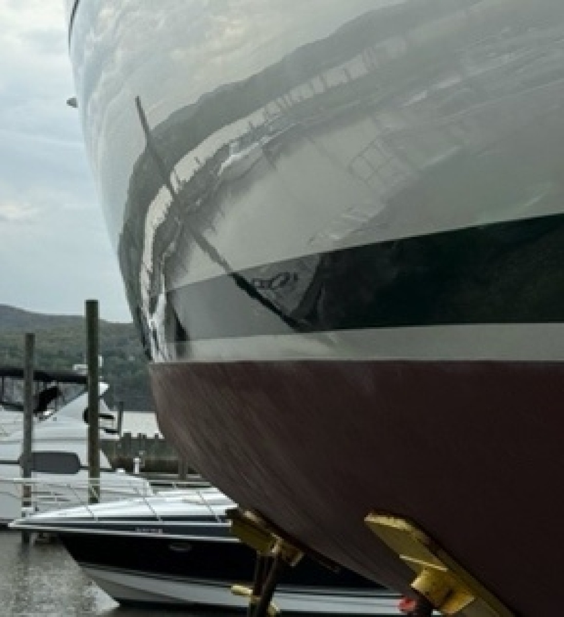 2003 Beneteau 423 green boot strap