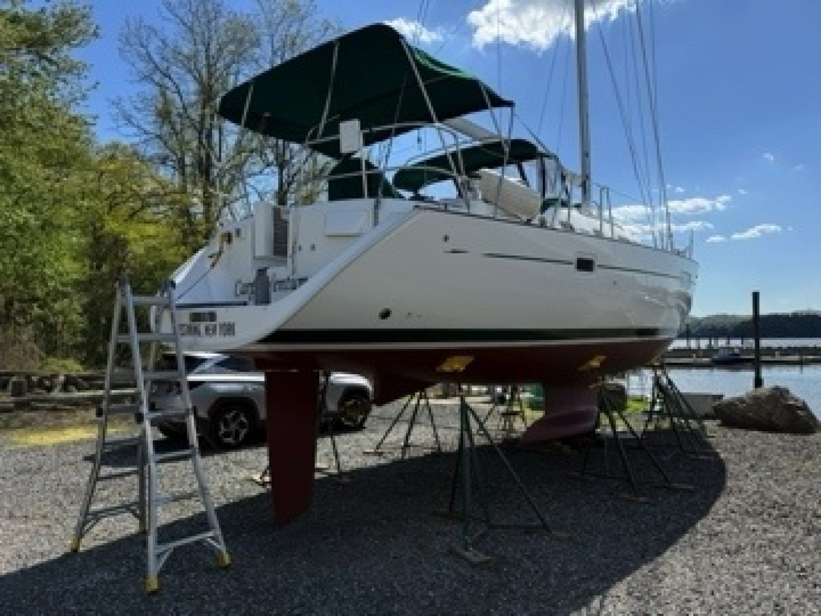 2003 Beneteau 423 on the hard